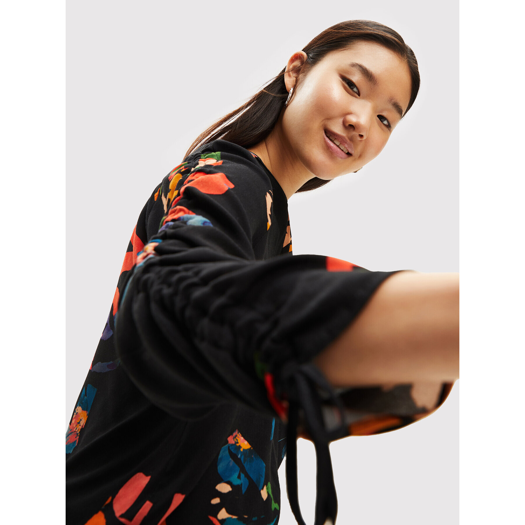 Desigual Блуза Graphic Love 22WWBW11 Черен Regular Fit - Pepit.bg