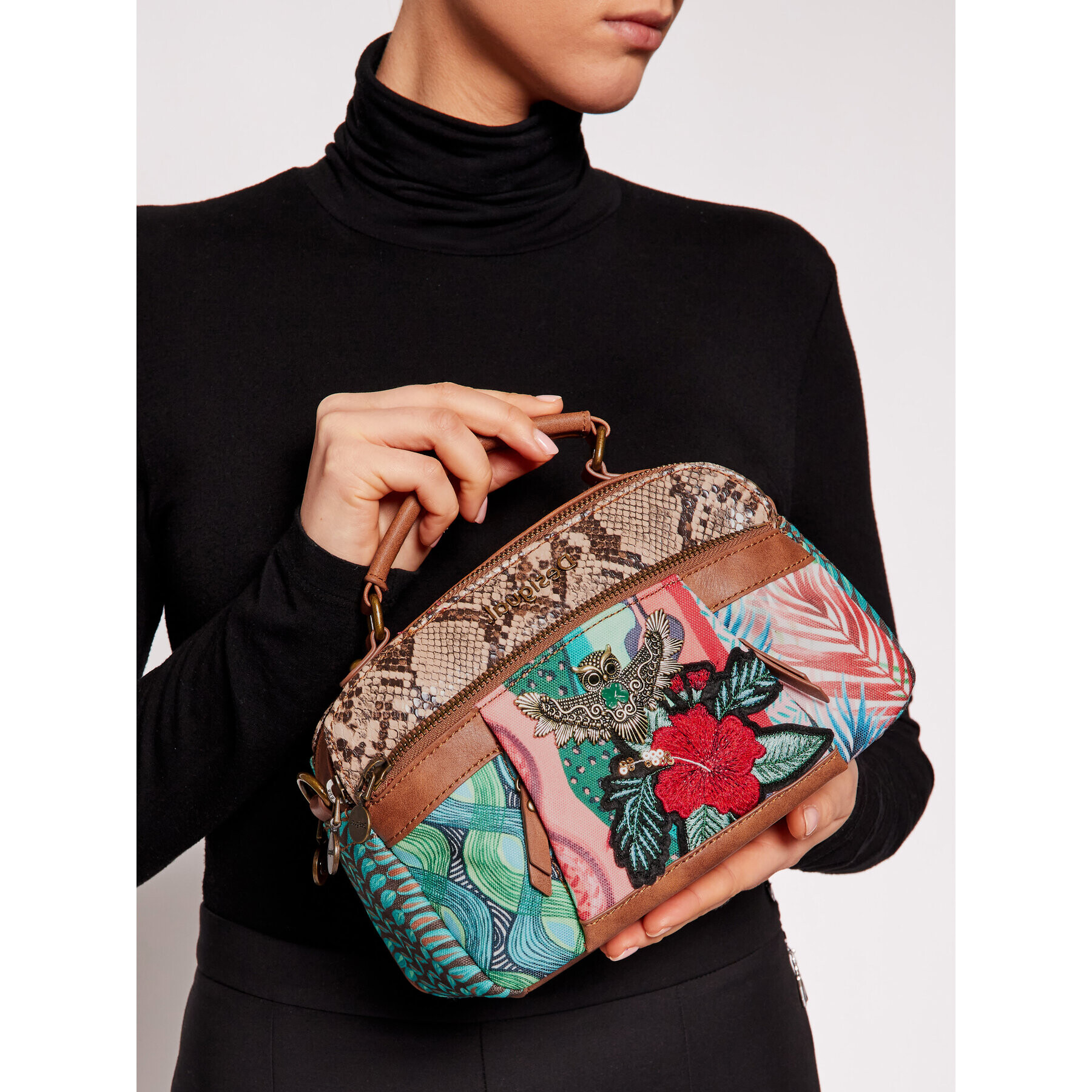 Desigual Дамска чанта 21SAXA64 Кафяв - Pepit.bg