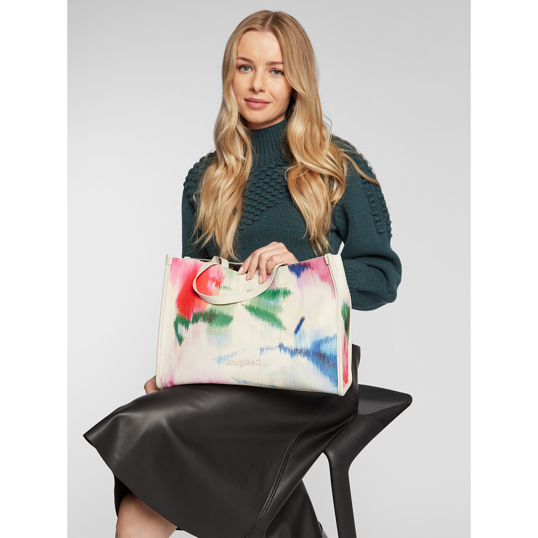 Desigual Дамска чанта 22SAXP65 Бял - Pepit.bg