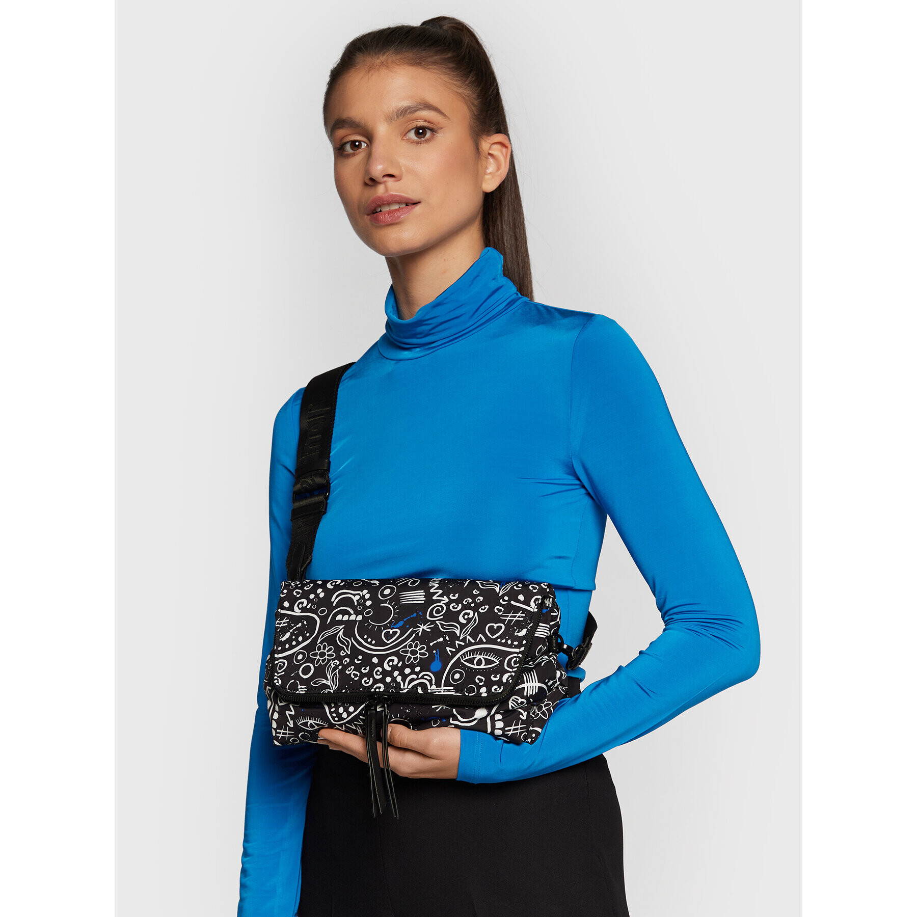 Desigual Дамска чанта 22WAXA50 Черен - Pepit.bg