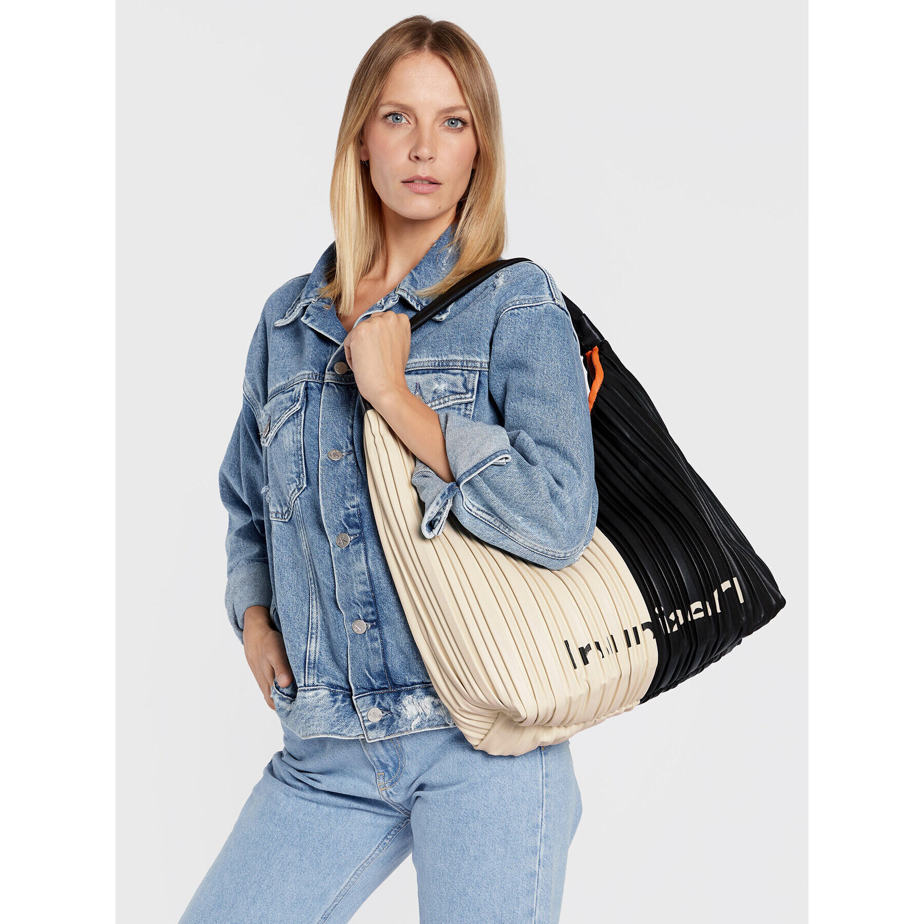 Desigual Дамска чанта 22WAXP08 Бял - Pepit.bg