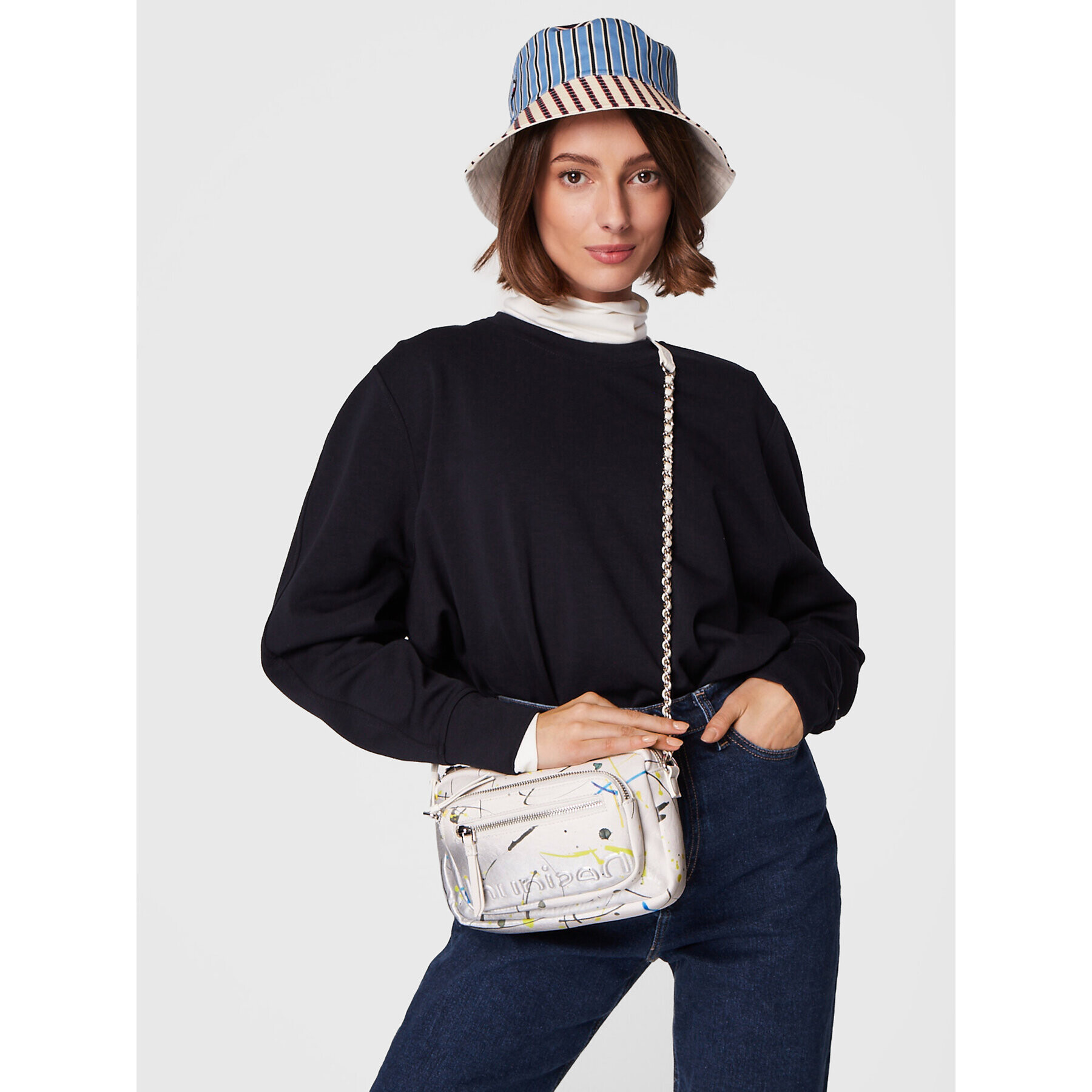 Desigual Дамска чанта 22WAXPAT Бял - Pepit.bg