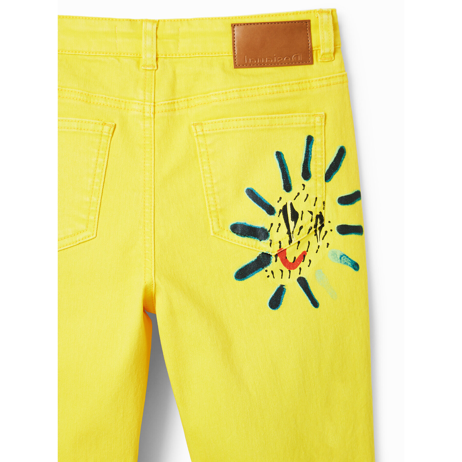 Desigual Дънки 23SGDD03 Жълт Regular Fit - Pepit.bg