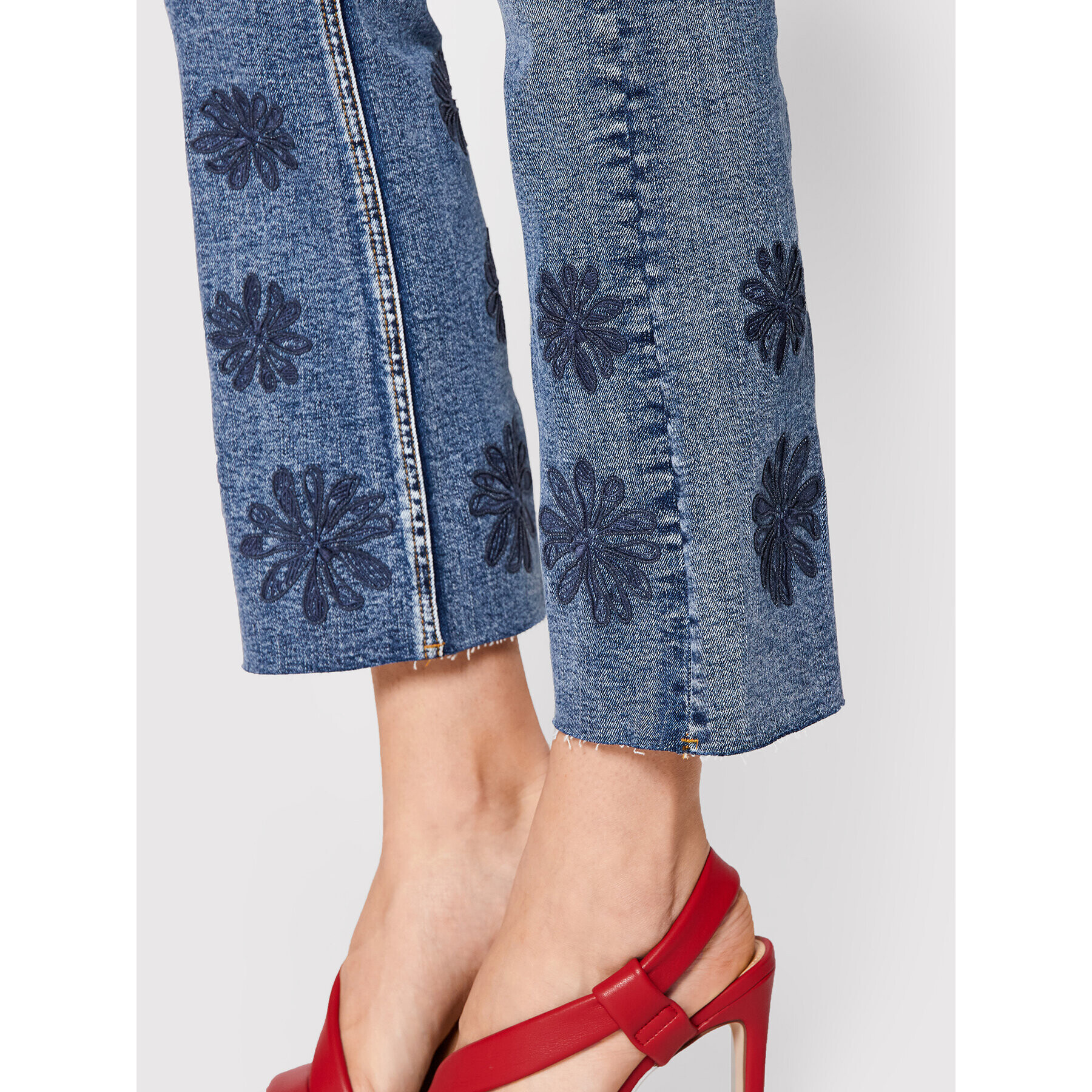 Desigual Дънки Cala 22SWDD25 Тъмносин Cropp Flare Fit - Pepit.bg