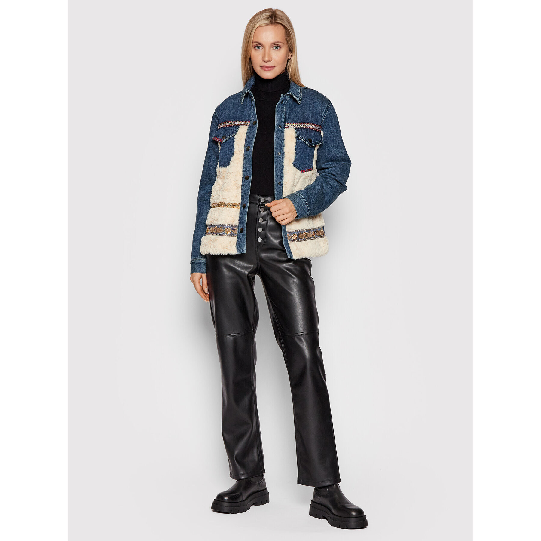 Desigual Дънково яке Inuit 21WWED01 Син Regular Fit - Pepit.bg