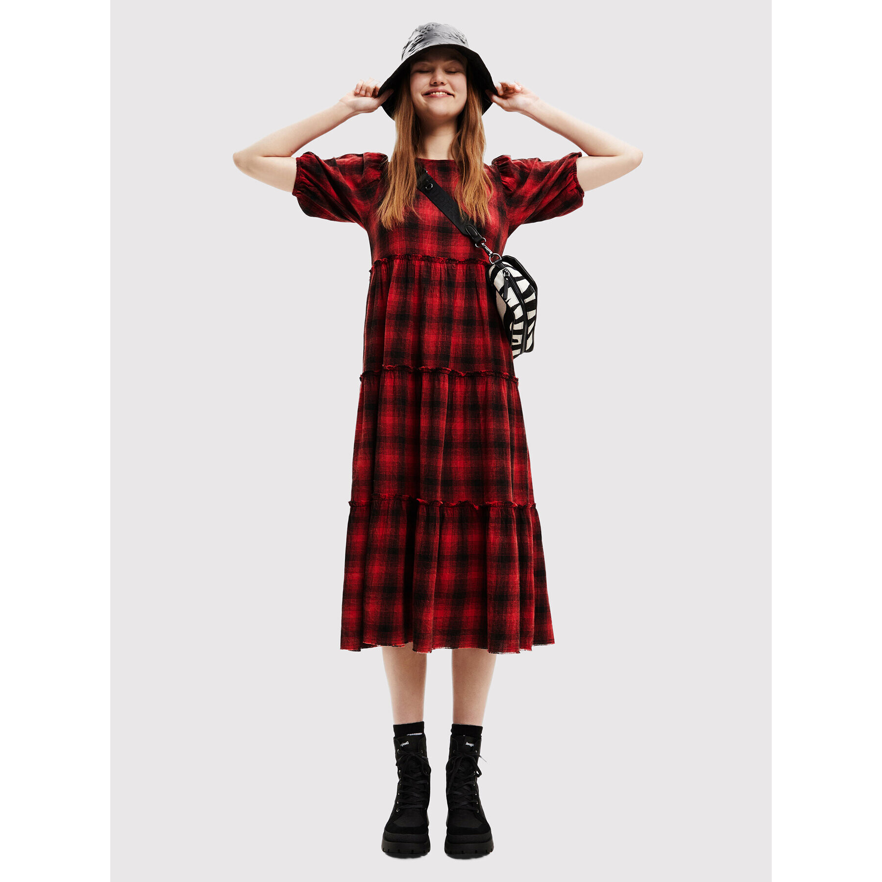 Desigual Ежедневна рокля Khan 22WWVW51 Червен Regular Fit - Pepit.bg
