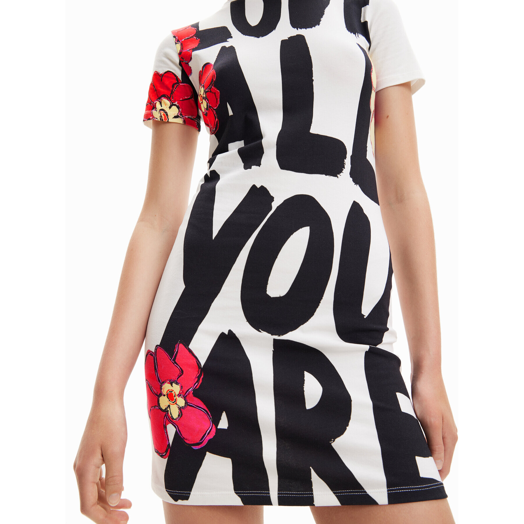 Desigual Ежедневна рокля Love All You 23SWVK69 Бял Slim Fit - Pepit.bg