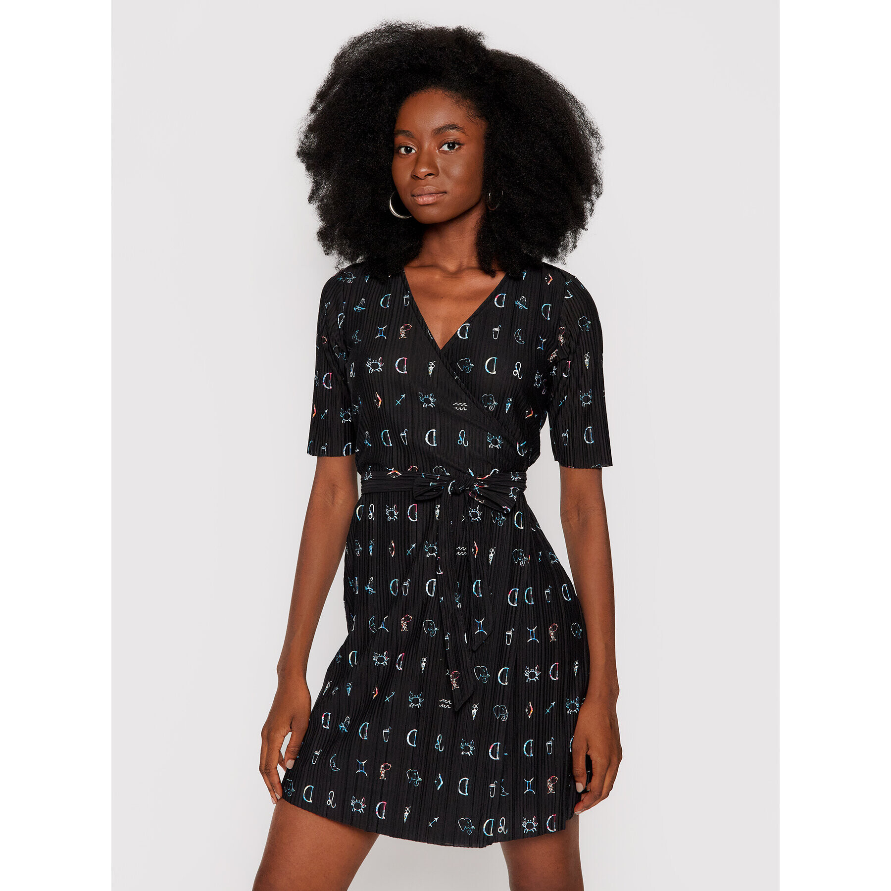 Desigual Ежедневна рокля Sole 21WWVK43 Черен Regular Fit - Pepit.bg