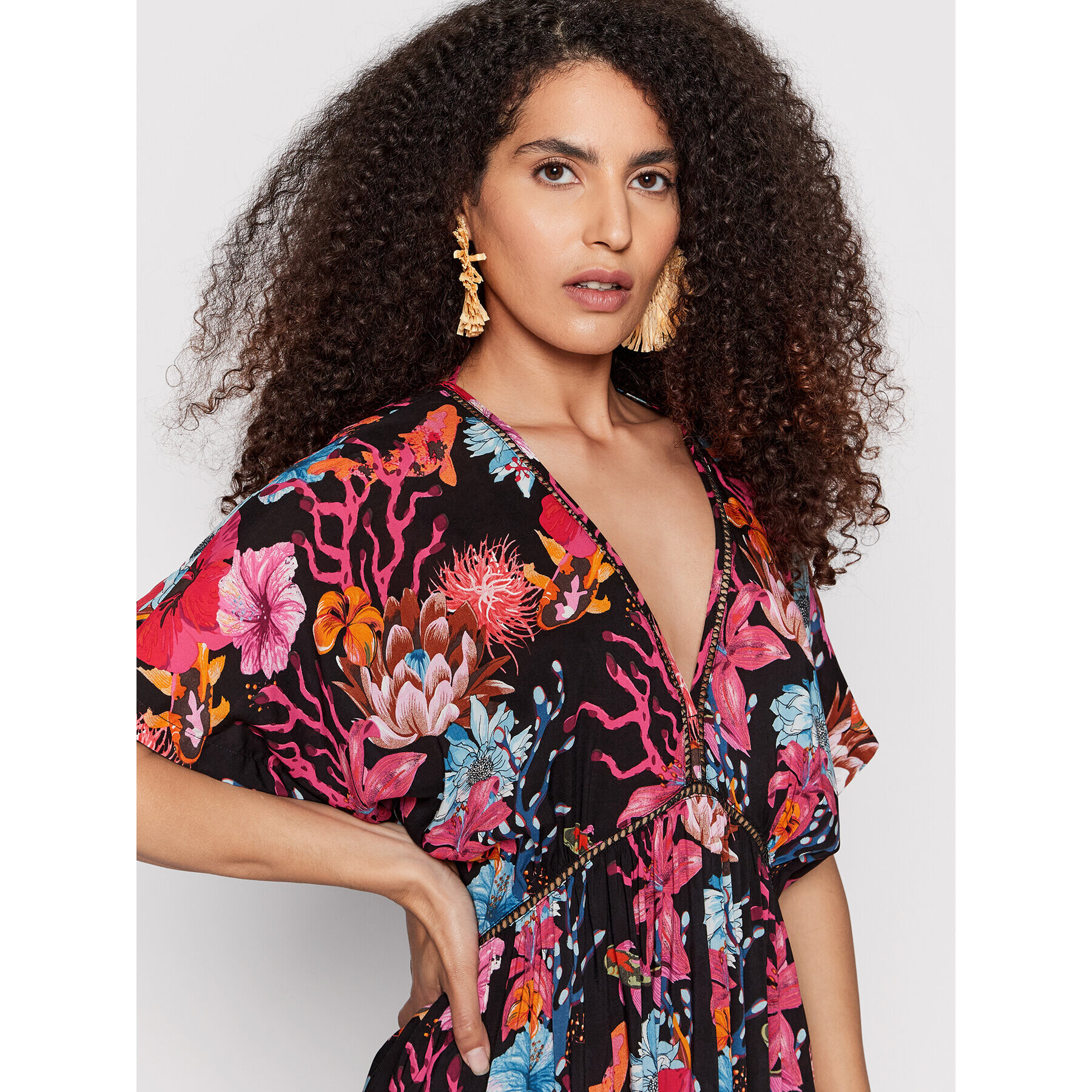 Desigual Плажна рокля Angelina 22SWMW18 Цветен Relaxed Fit - Pepit.bg