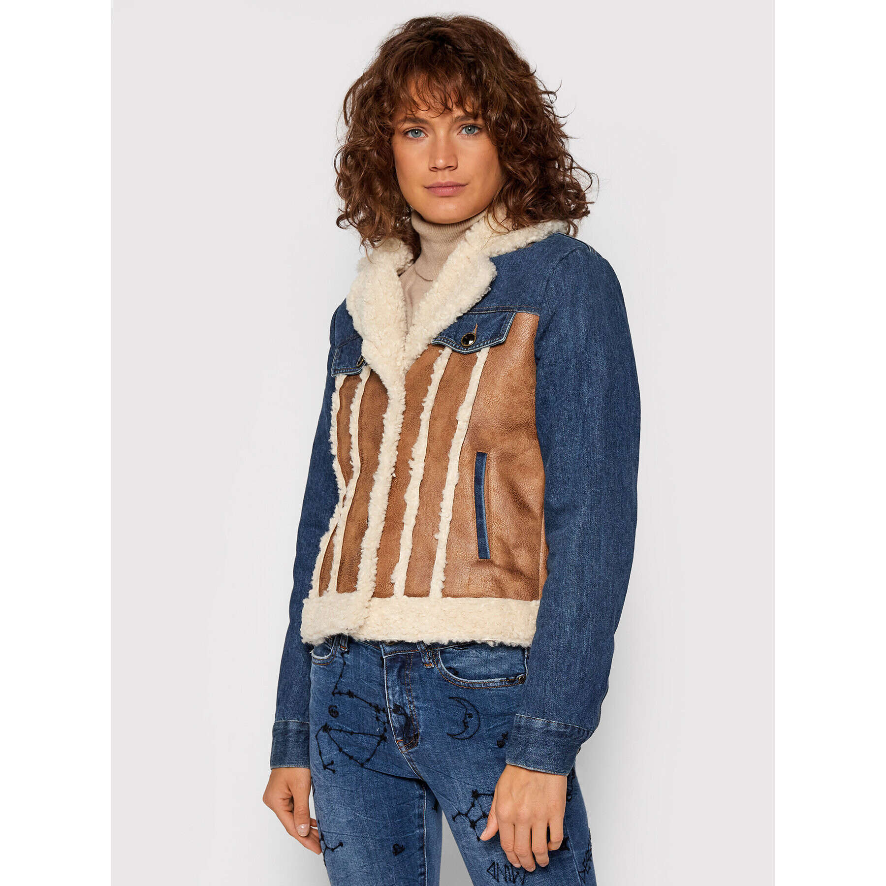 Desigual Преходно яке Daniela 21WWED37 Цветен Regular Fit - Pepit.bg