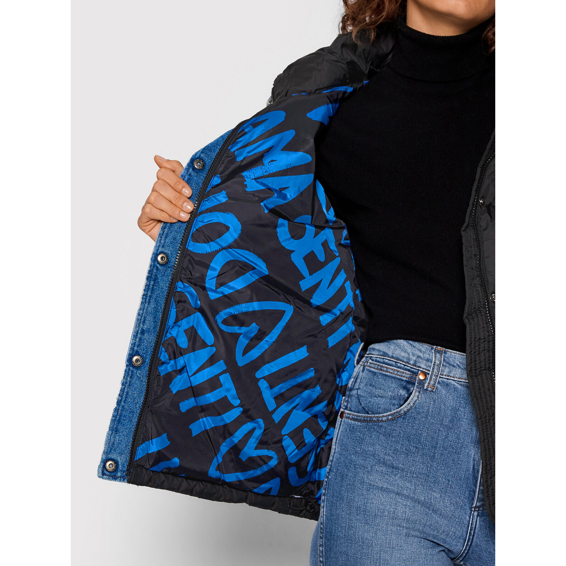 Desigual Пухено яке Austen 21WWEW33 Черен Regular Fit - Pepit.bg