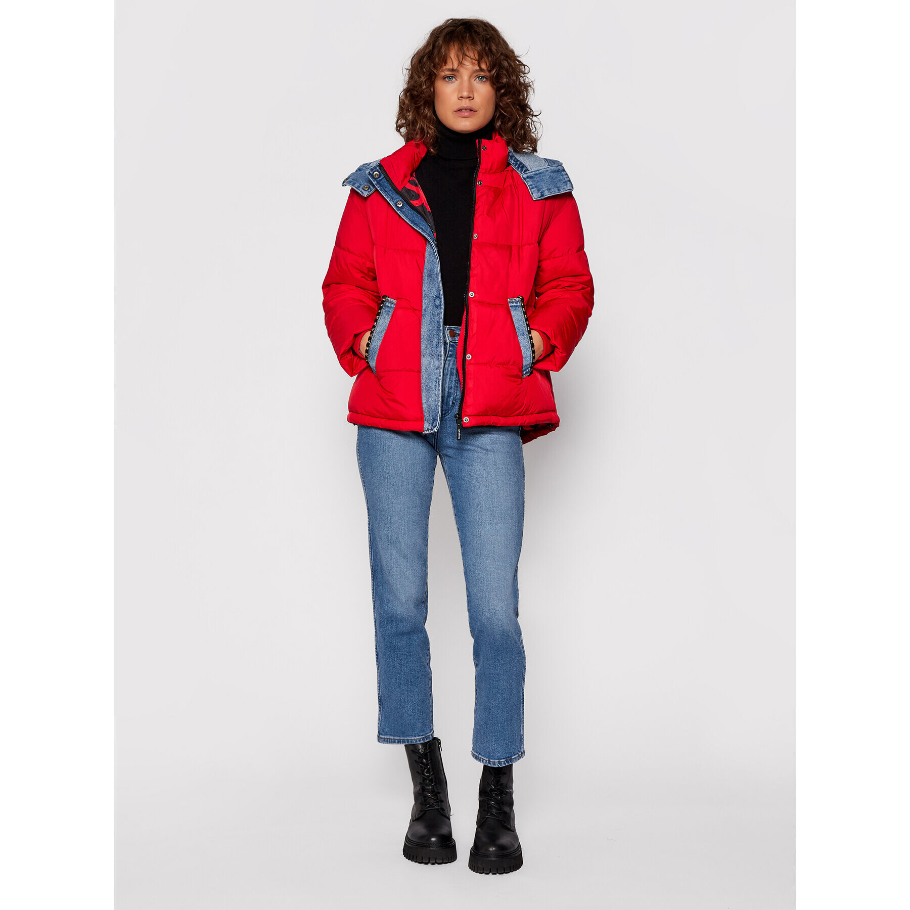 Desigual Пухено яке Austen 21WWEW33 Червен Regular Fit - Pepit.bg