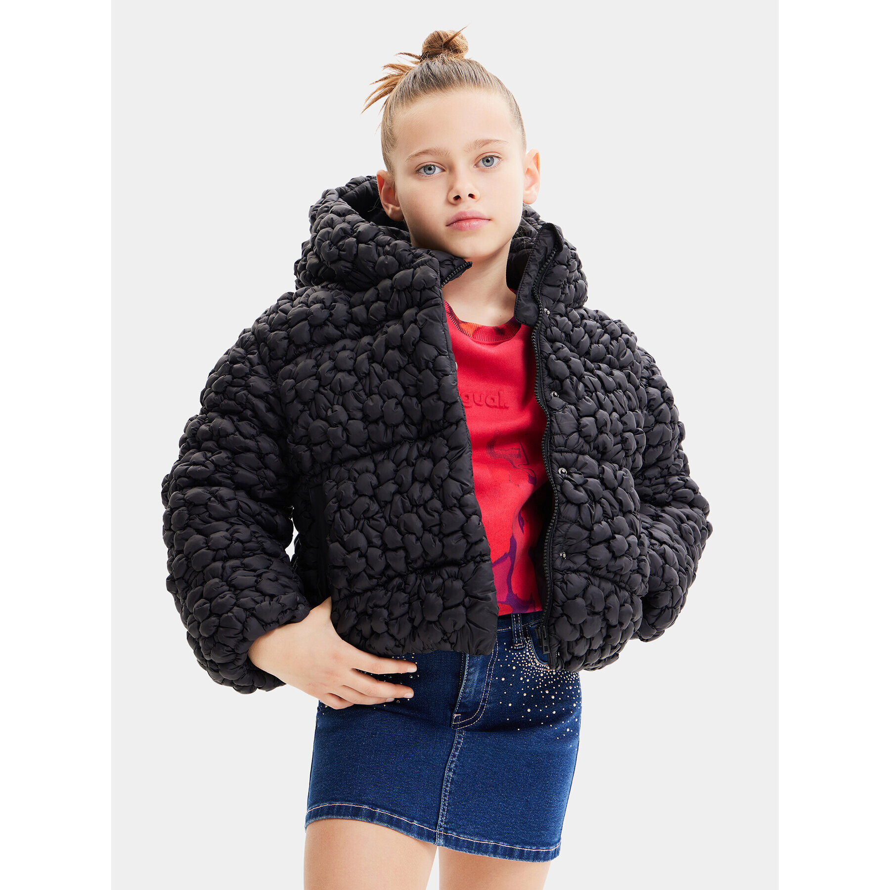 Desigual Пухено яке 23WGEW04 Черен Regular Fit - Pepit.bg