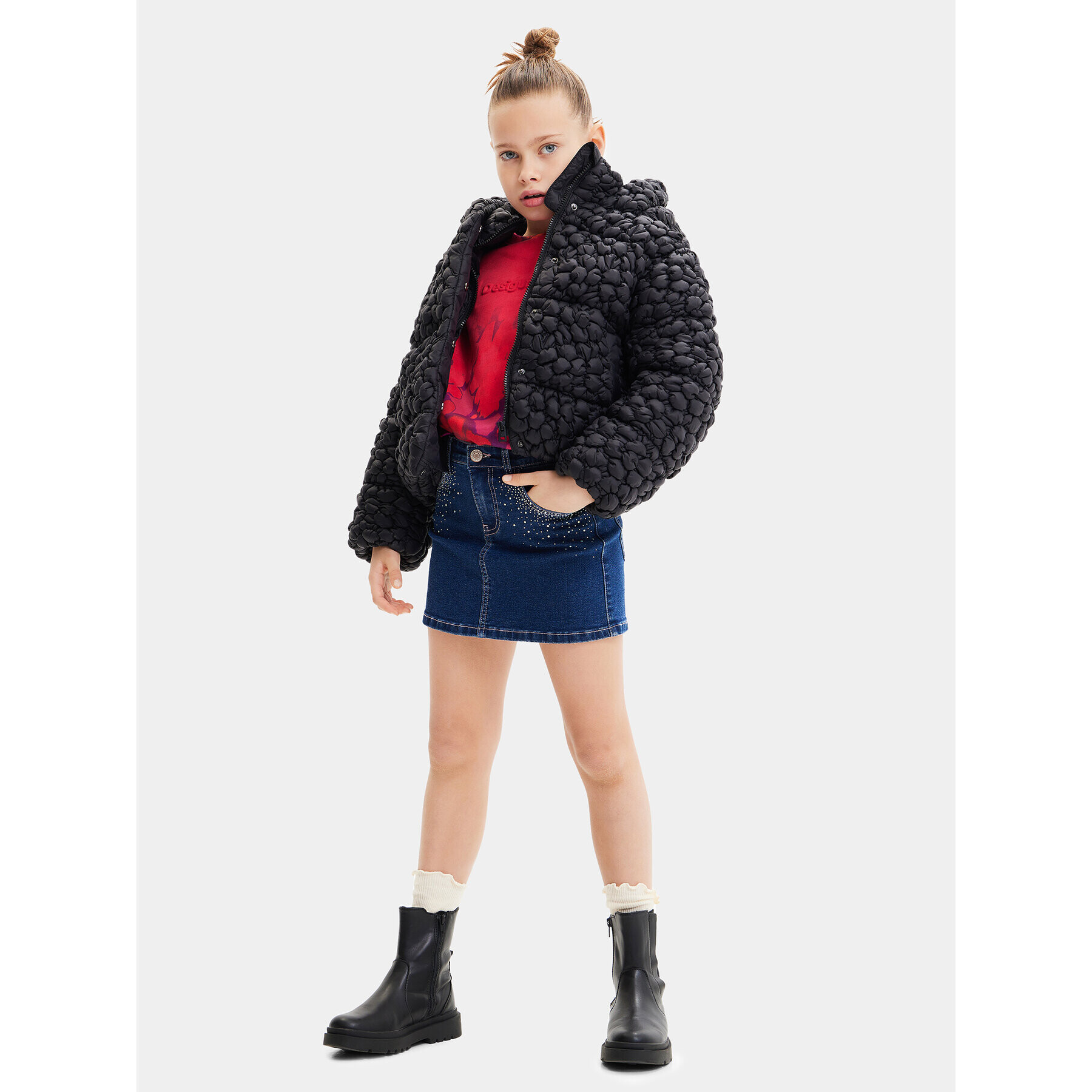 Desigual Пухено яке 23WGEW04 Черен Regular Fit - Pepit.bg