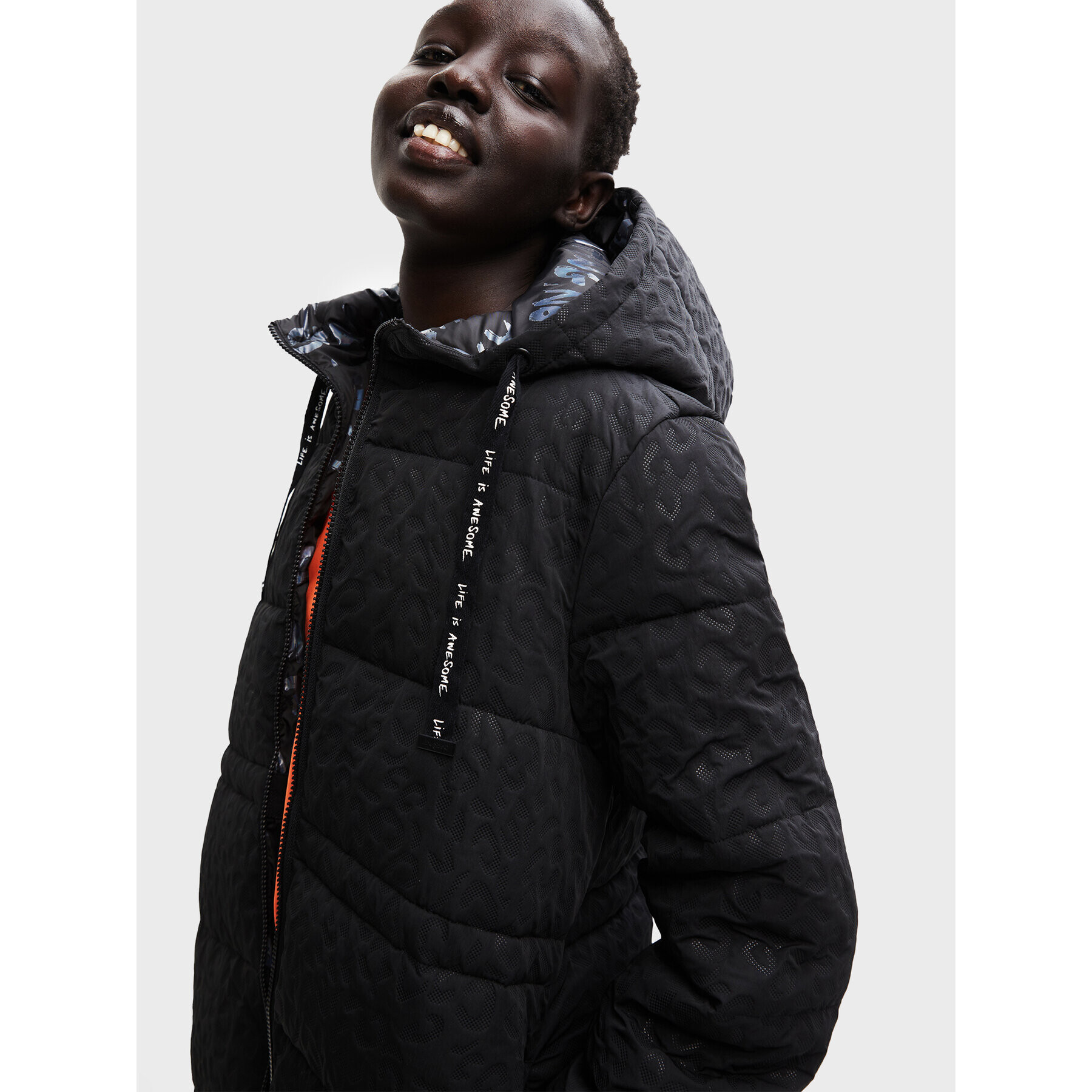 Desigual Пухено яке Kalmar 22WWEW43 Черен Regular Fit - Pepit.bg