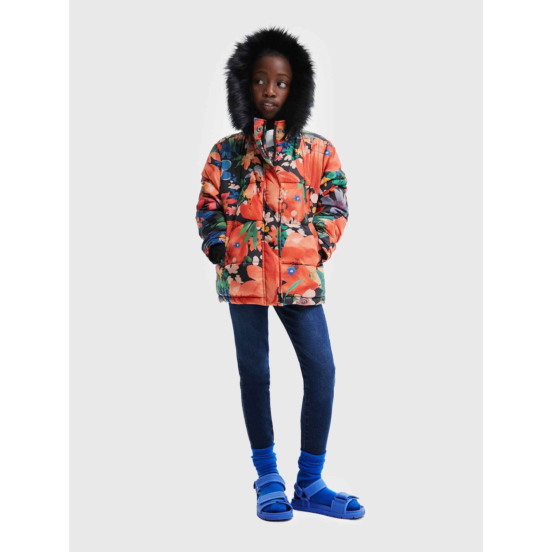 Desigual Пухено яке Rose 22WGEW15 Червен Regular Fit - Pepit.bg