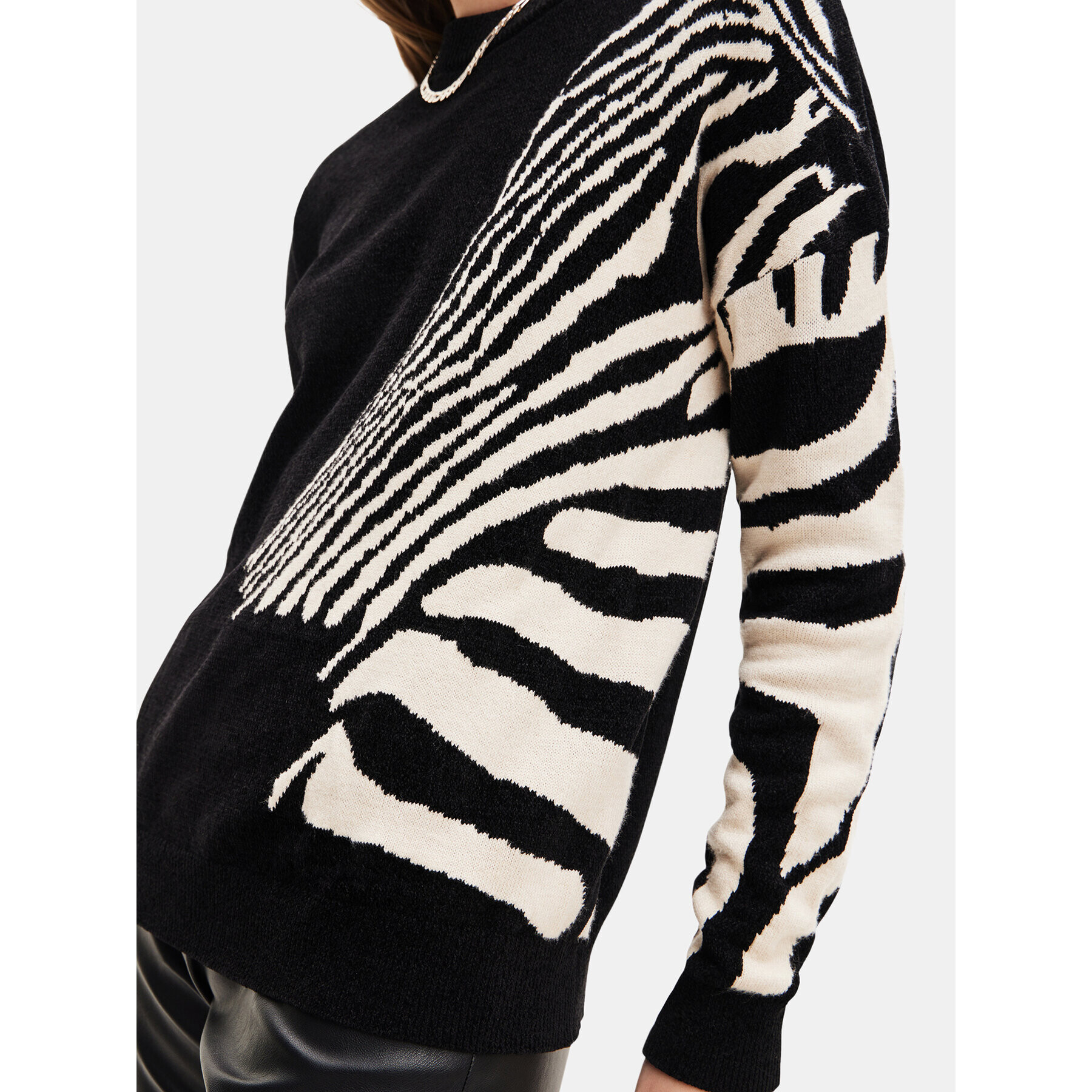 Desigual Пуловер 23WWJF10 Черен Loose Fit - Pepit.bg