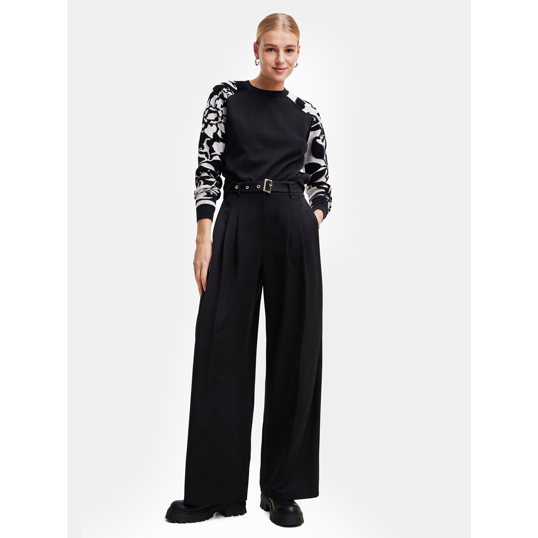 Desigual Пуловер 23WWJF20 Черен Regular Fit - Pepit.bg