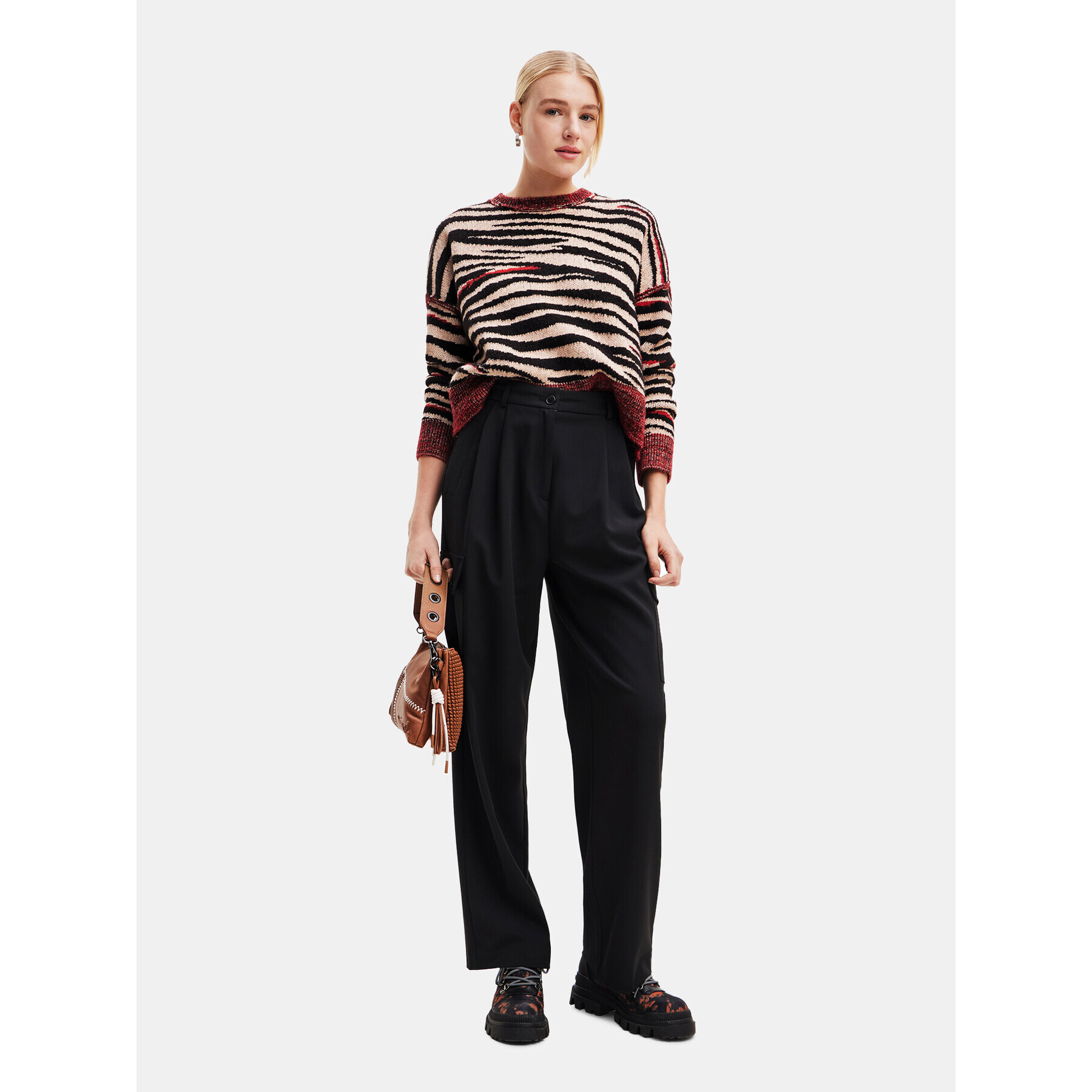 Desigual Пуловер 23WWJF35 Кафяв Loose Fit - Pepit.bg