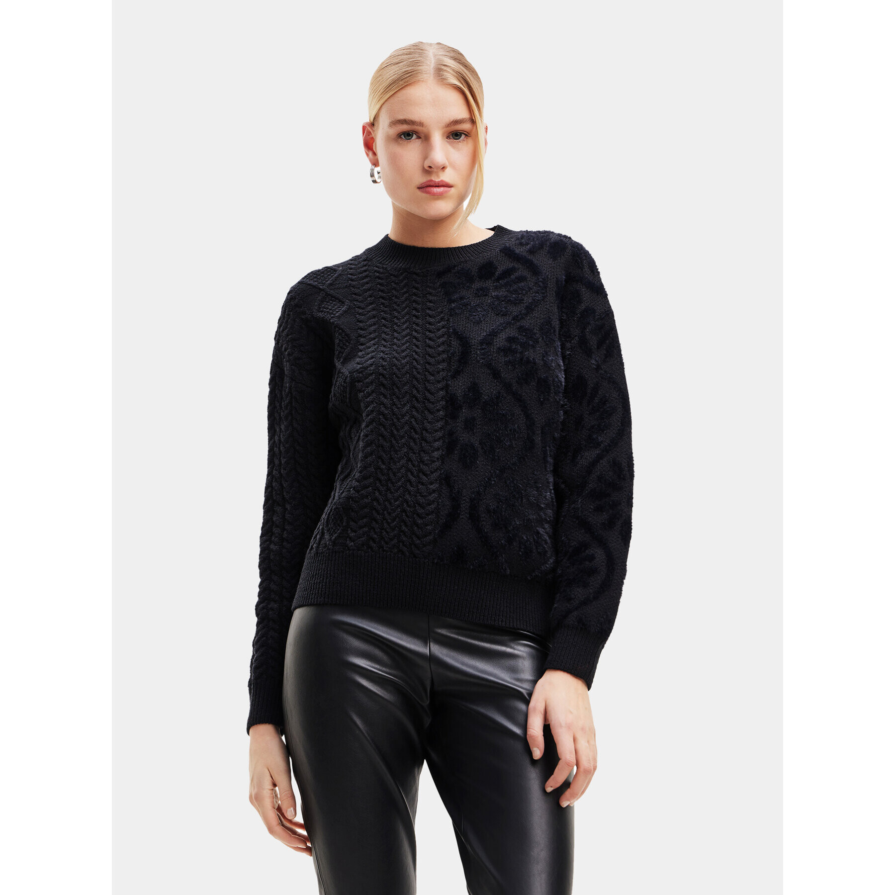 Desigual Пуловер 23WWJF50 Черен Loose Fit - Pepit.bg