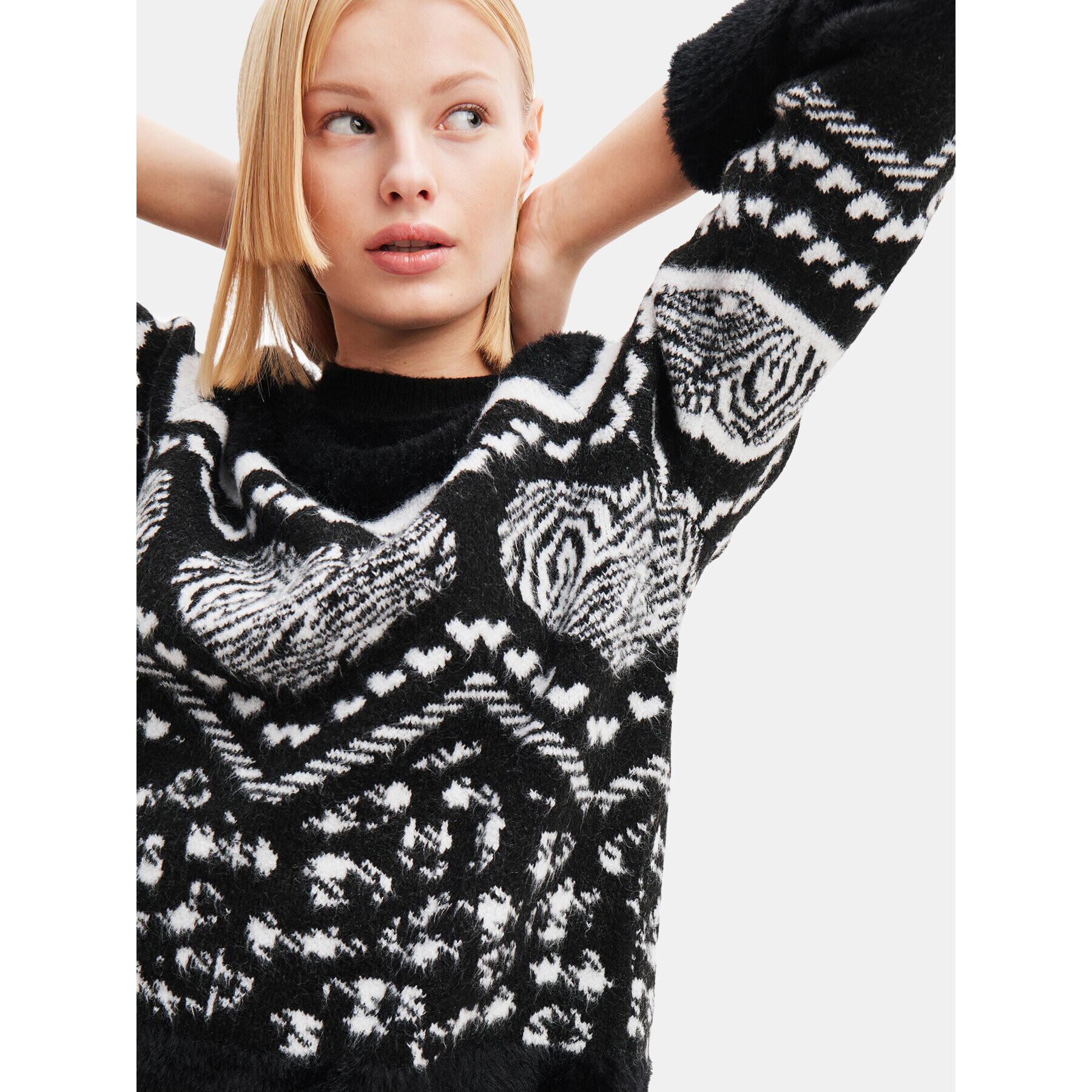 Desigual Пуловер 23WWJF56 Черен Regular Fit - Pepit.bg