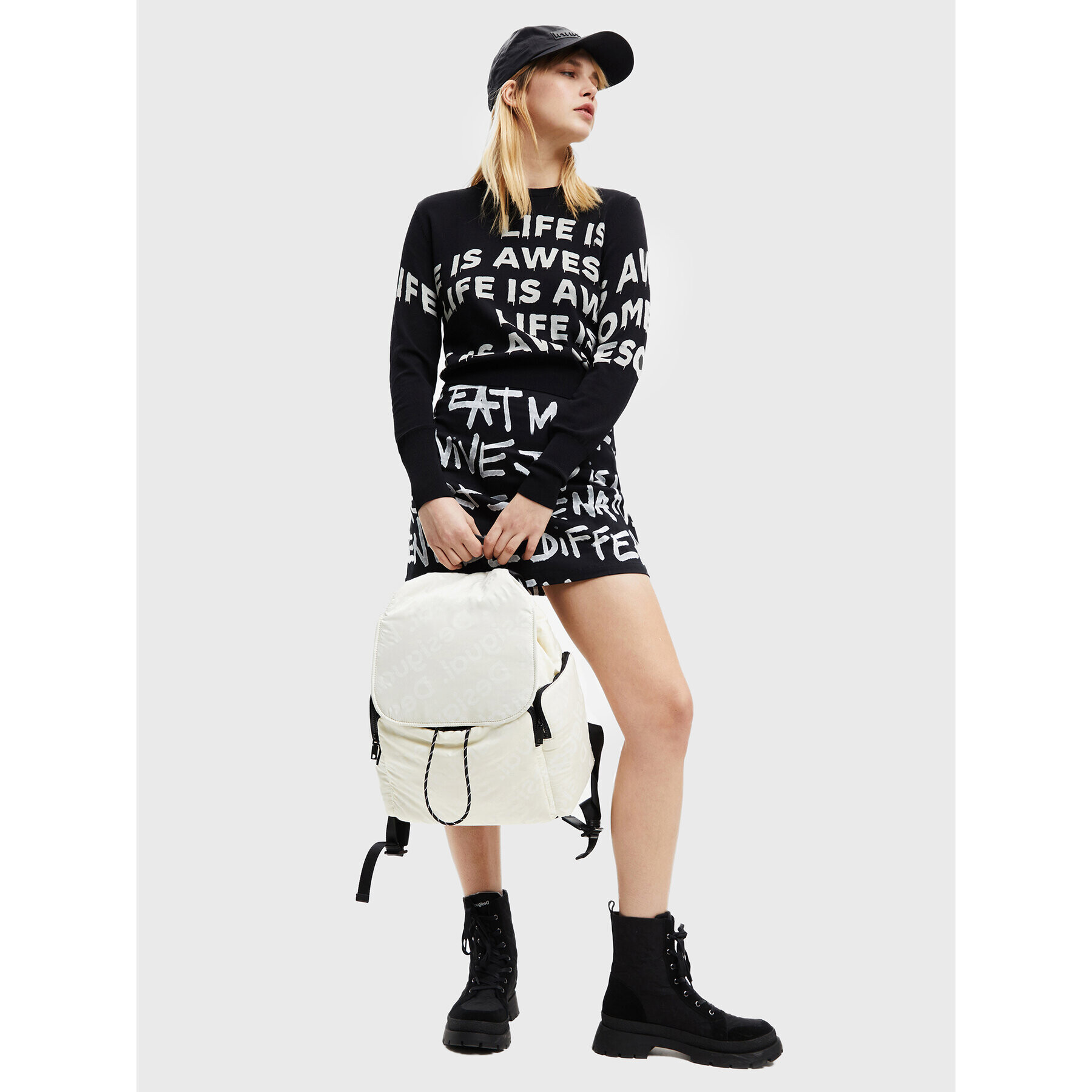 Desigual Пуловер Bet 22WWJFAB Черен Regular Fit - Pepit.bg