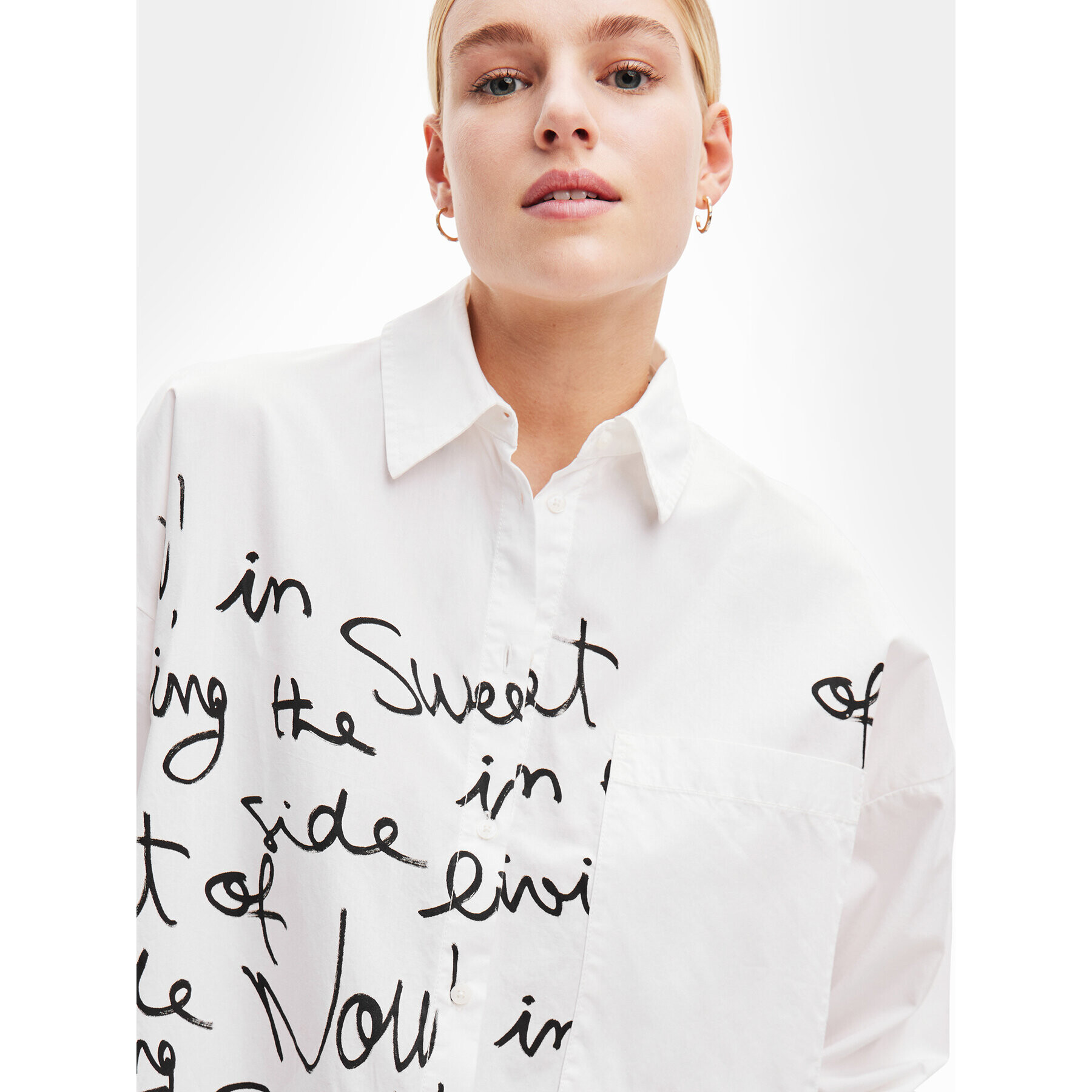 Desigual Риза 23WWCW19 Бял Loose Fit - Pepit.bg