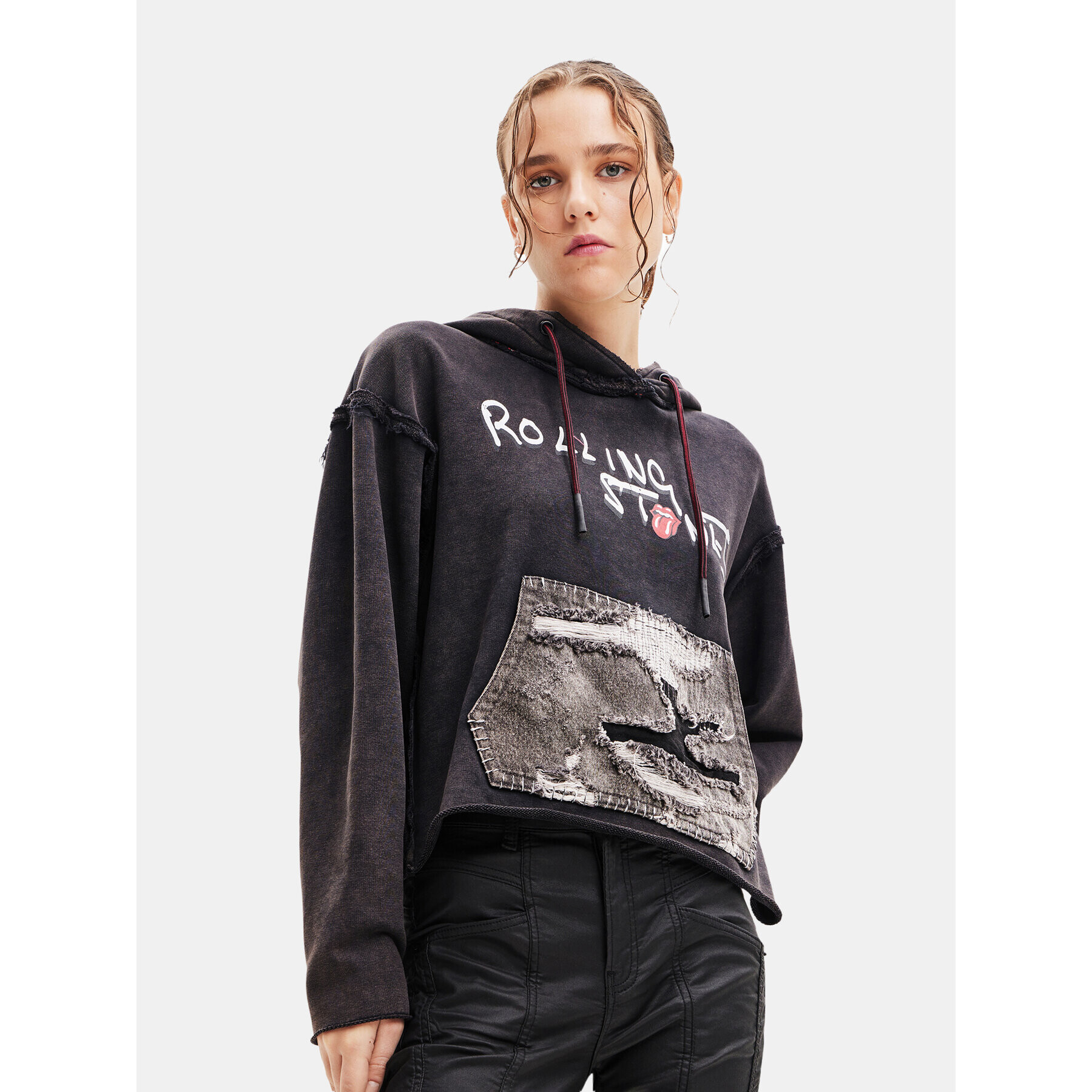 Desigual Суитшърт 23WWSK58 Черен Regular Fit - Pepit.bg
