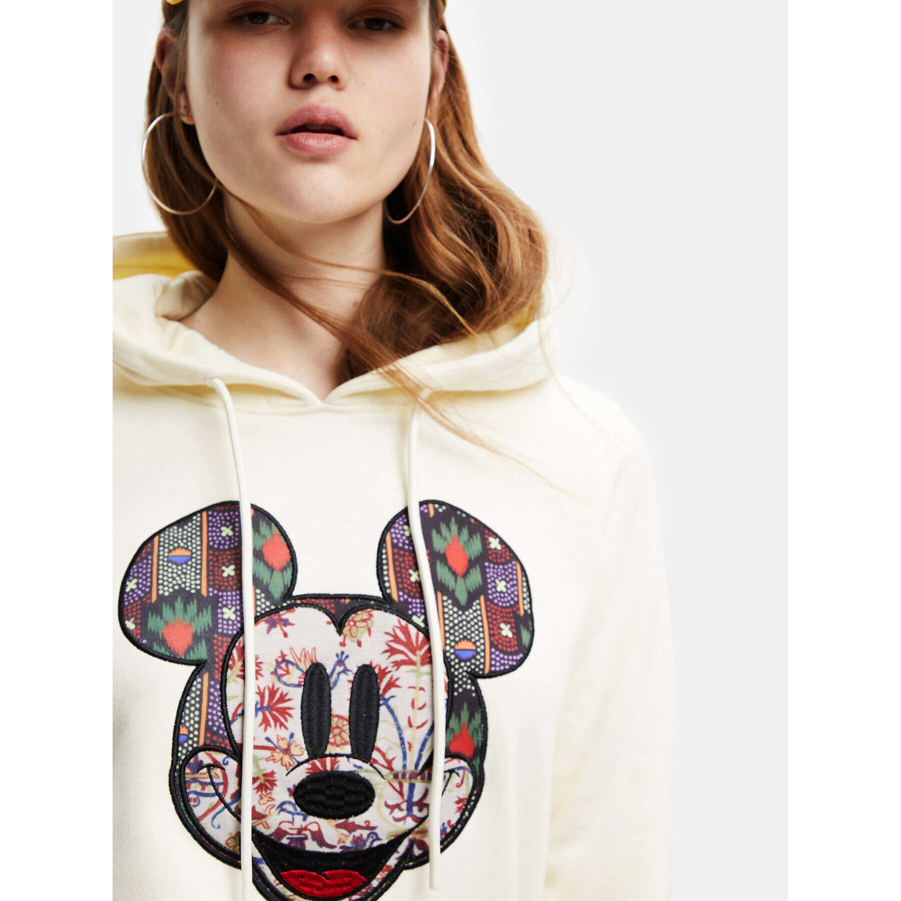 Desigual Суитшърт DISNEY Face Patch 22WWSK47 Бежов Regular Fit - Pepit.bg