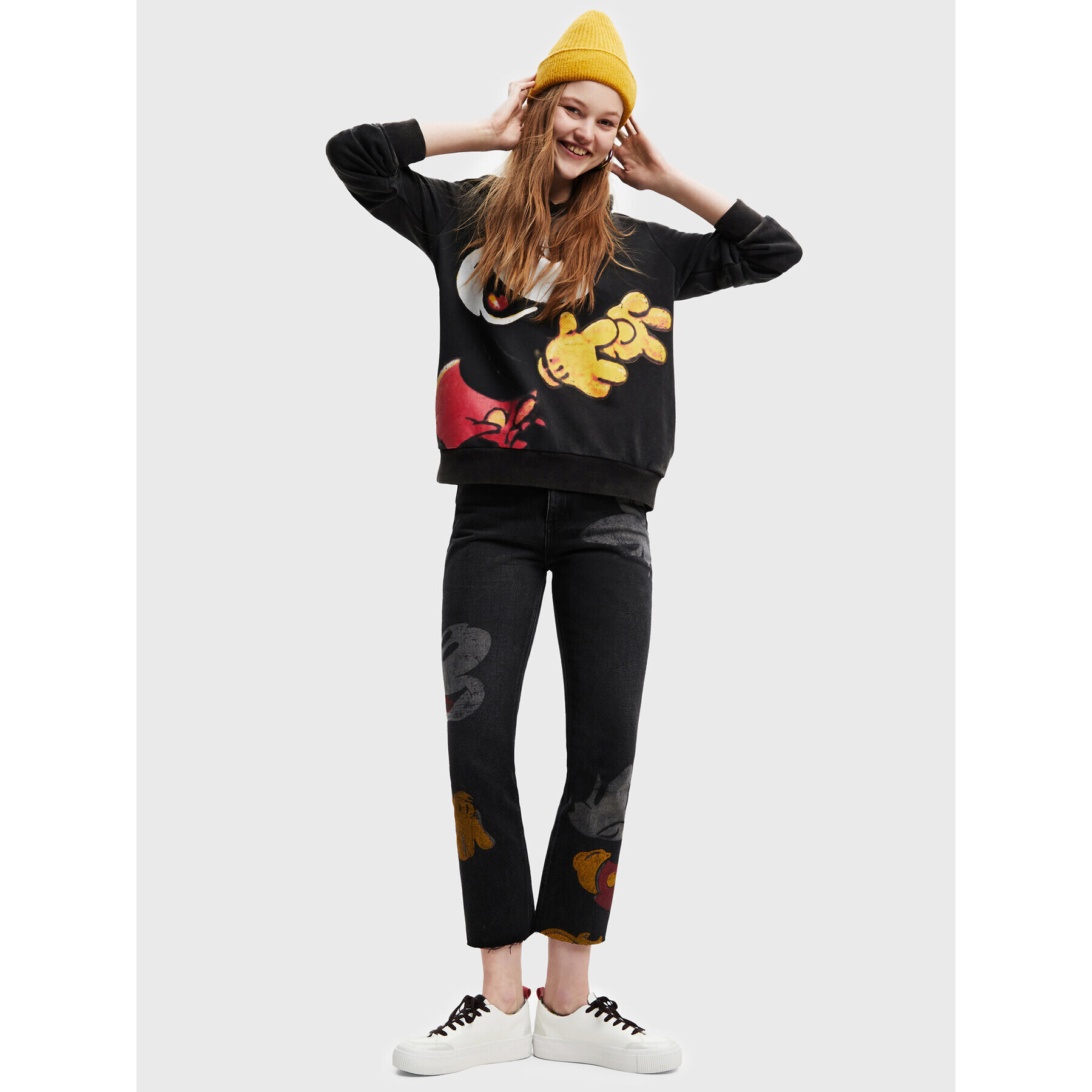 Desigual Суитшърт DISNEY Vintage 22WWSK49 Черен Relaxed Fit - Pepit.bg