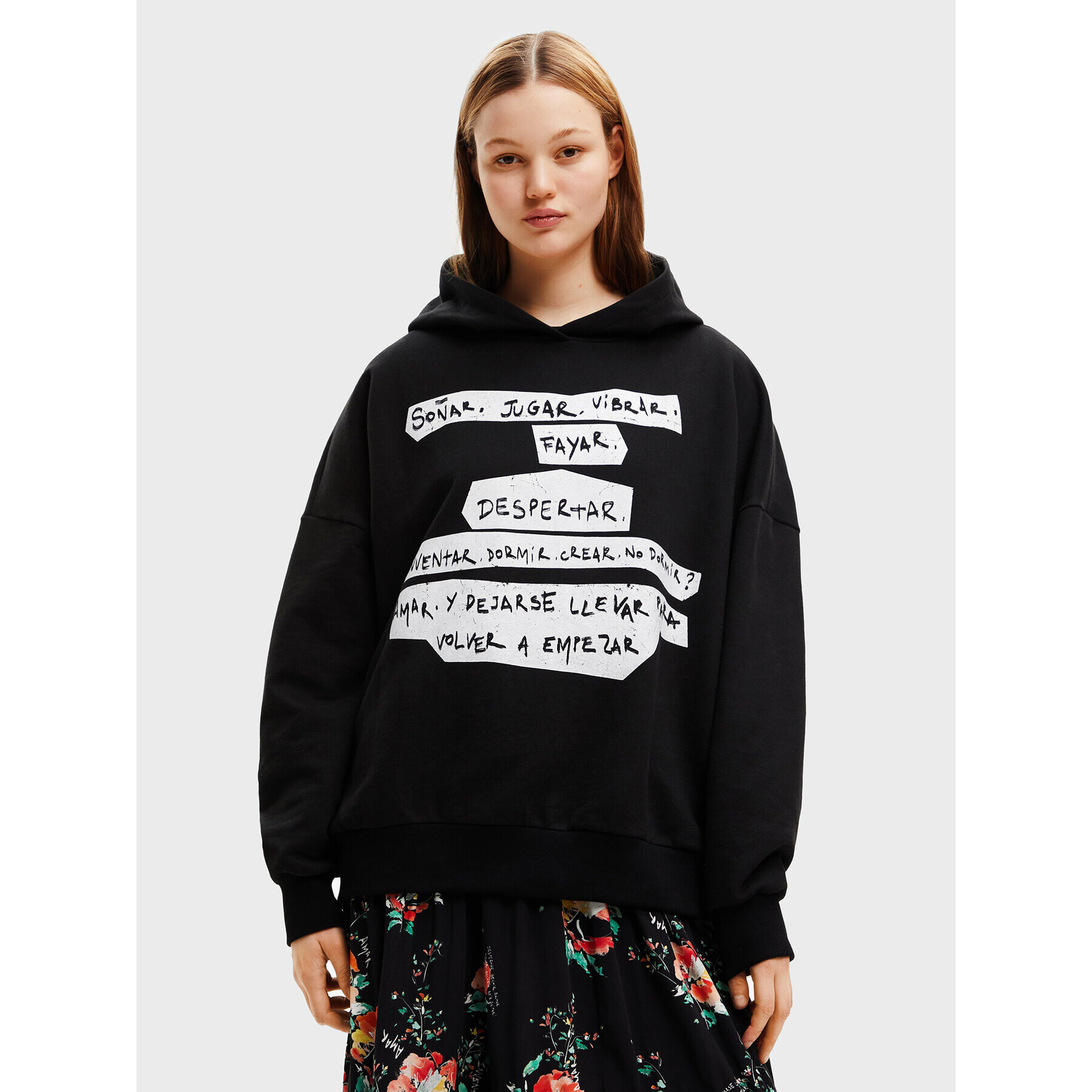 Desigual Суитшърт Irma 22WWSK43 Черен Oversize - Pepit.bg