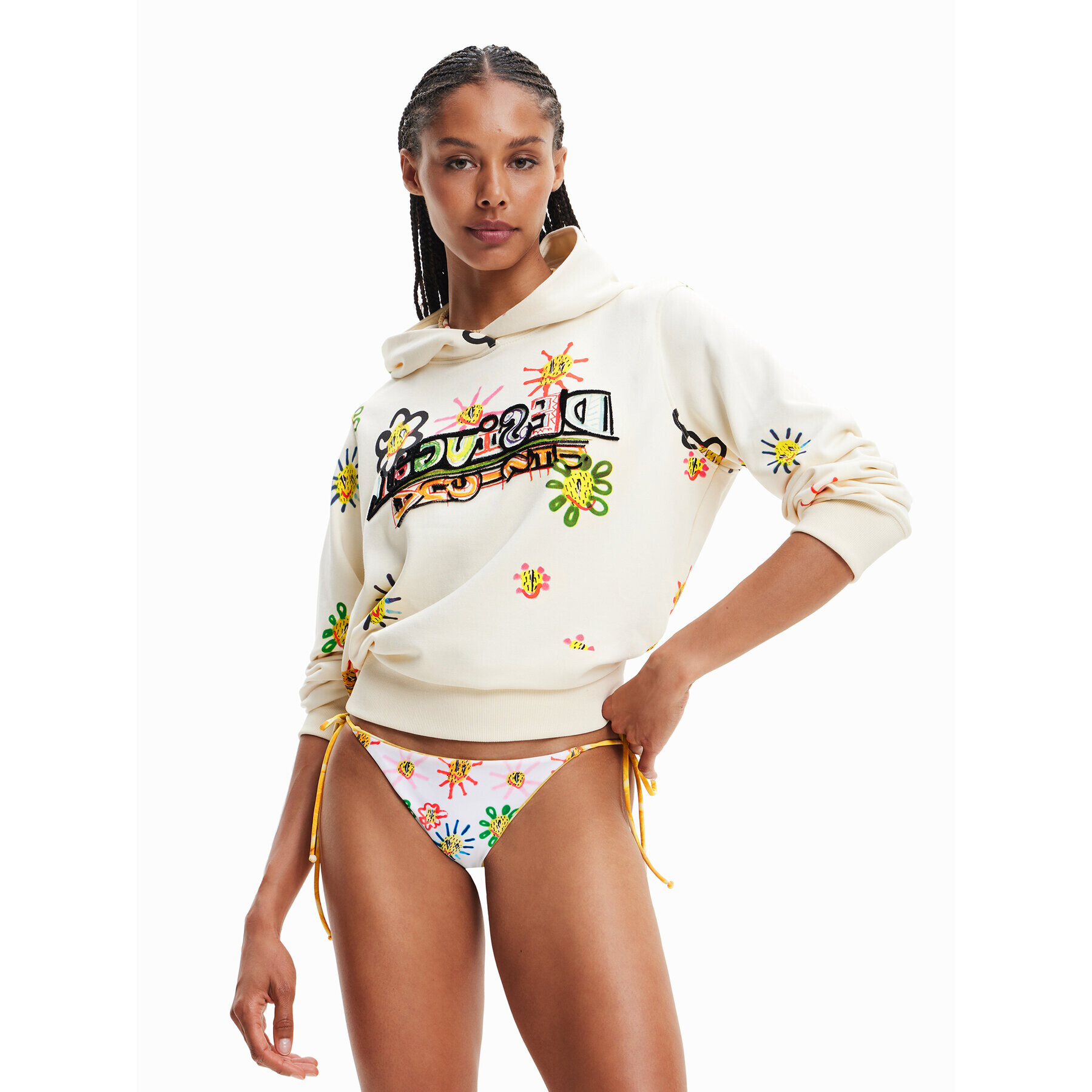 Desigual Суитшърт June 23SWSK50 Бял Regular Fit - Pepit.bg