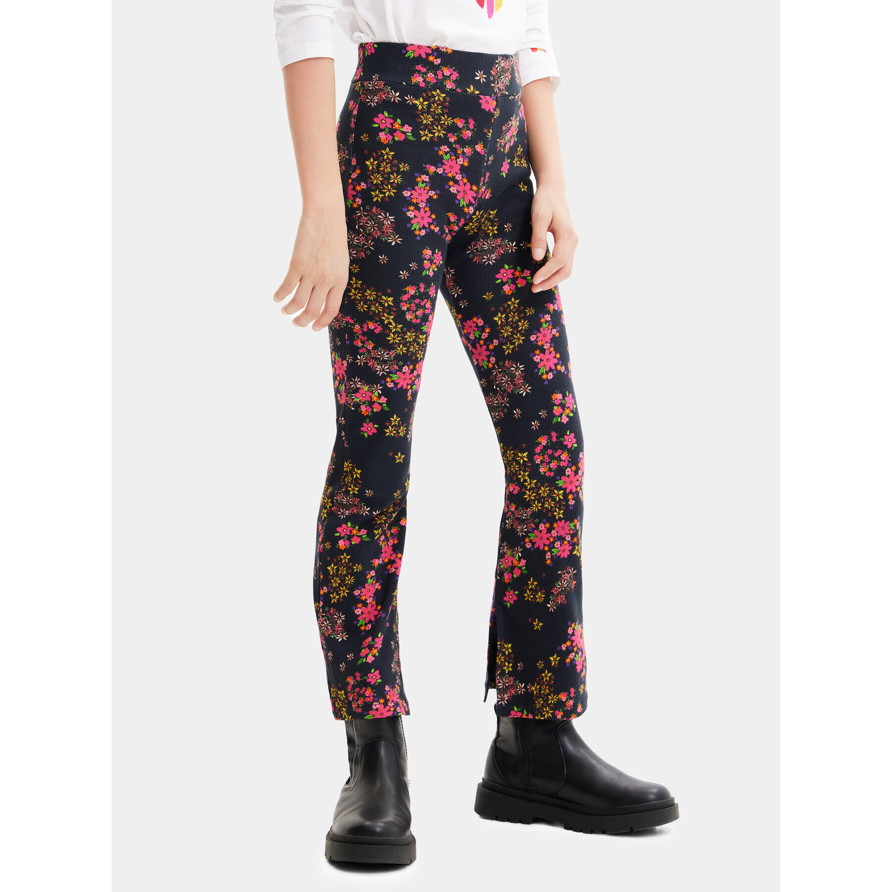 Desigual Текстилни панталони 23WGKK03 Черен Regular Fit - Pepit.bg