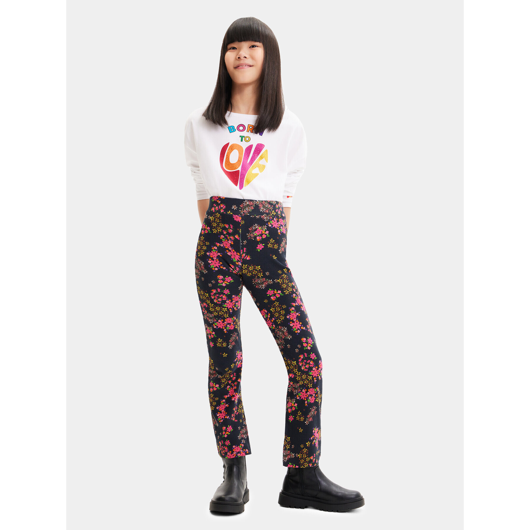 Desigual Текстилни панталони 23WGKK03 Черен Regular Fit - Pepit.bg