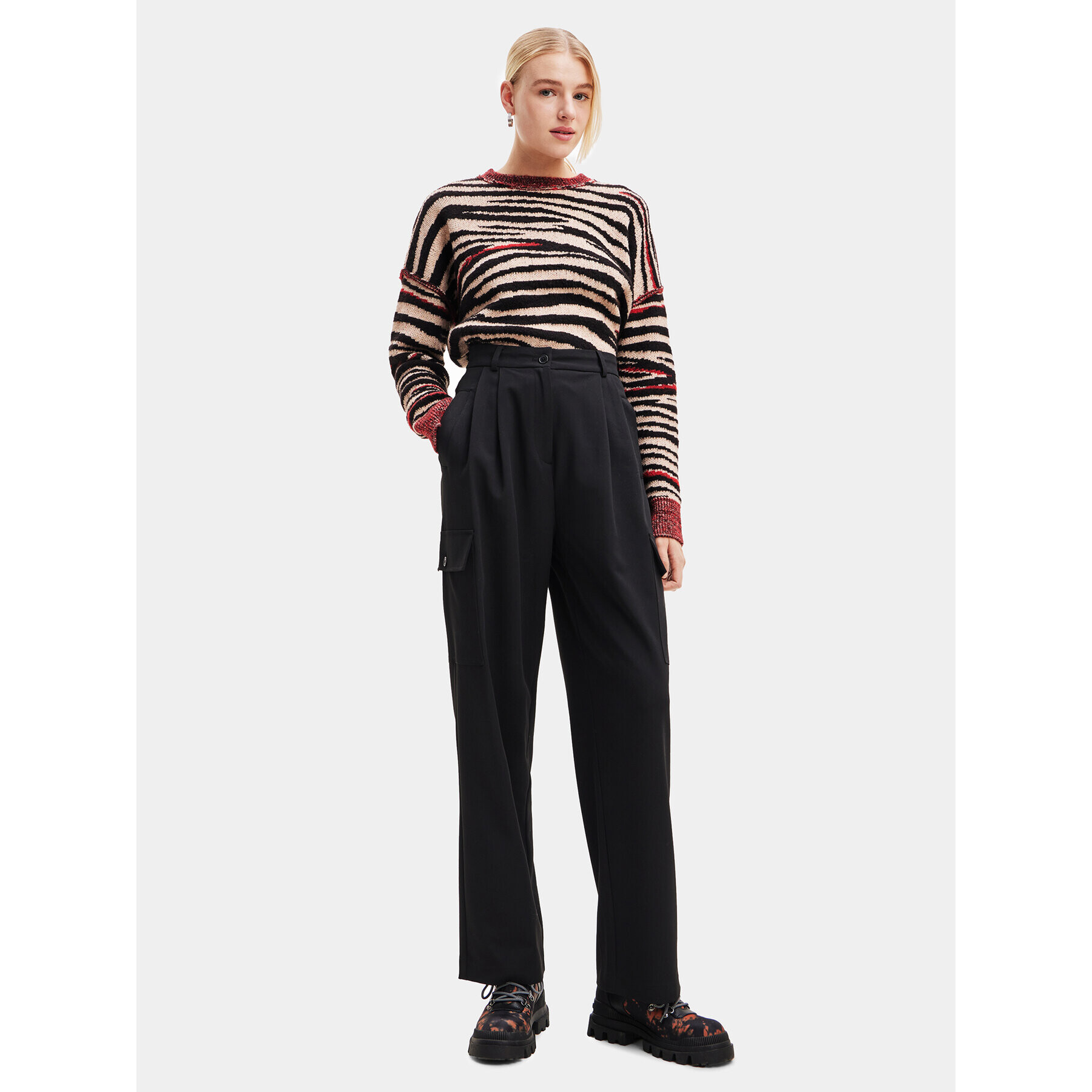 Desigual Текстилни панталони 23WWPW06 Черен Cargo Fit - Pepit.bg