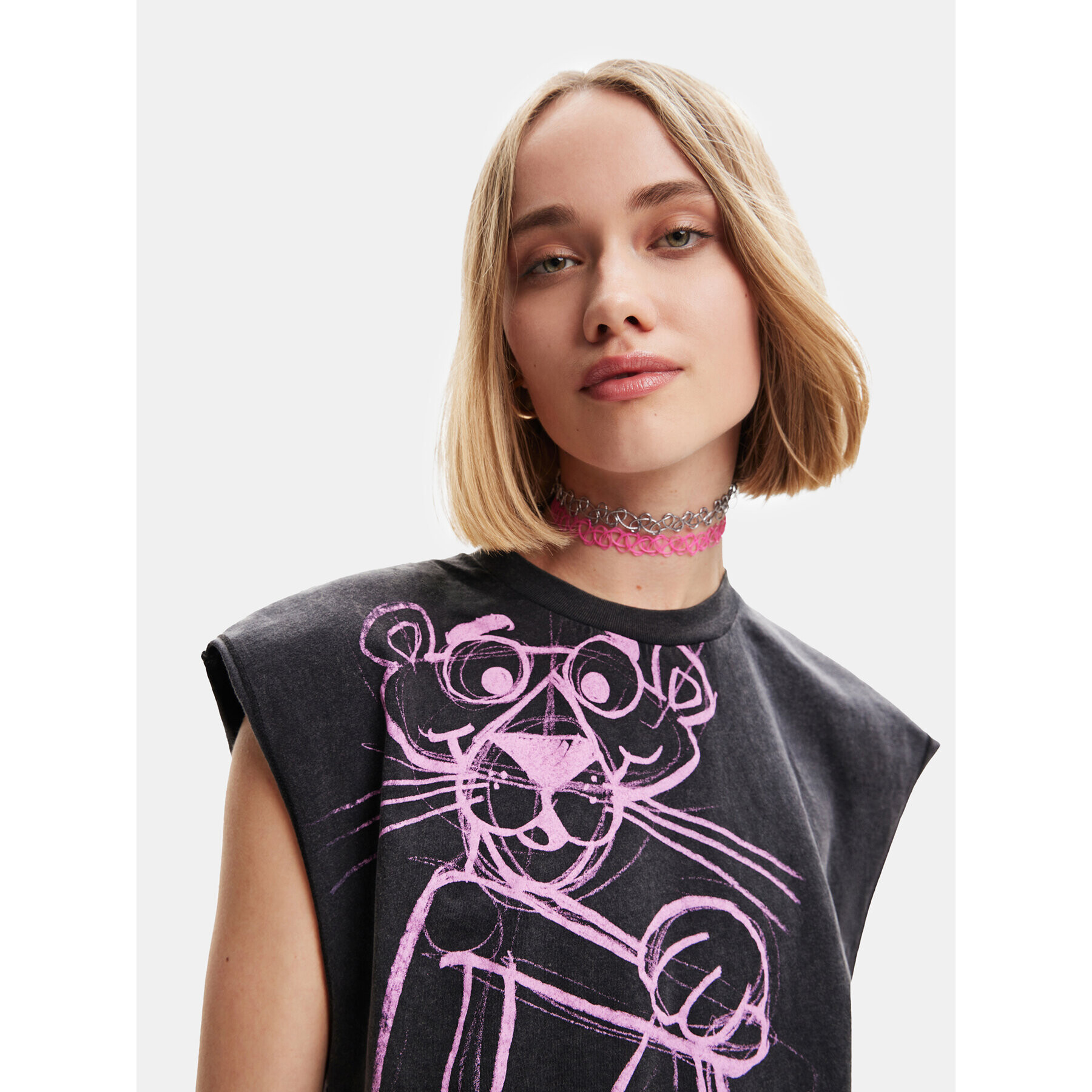 Desigual Тишърт 23SWTK49 Черен Regular Fit - Pepit.bg