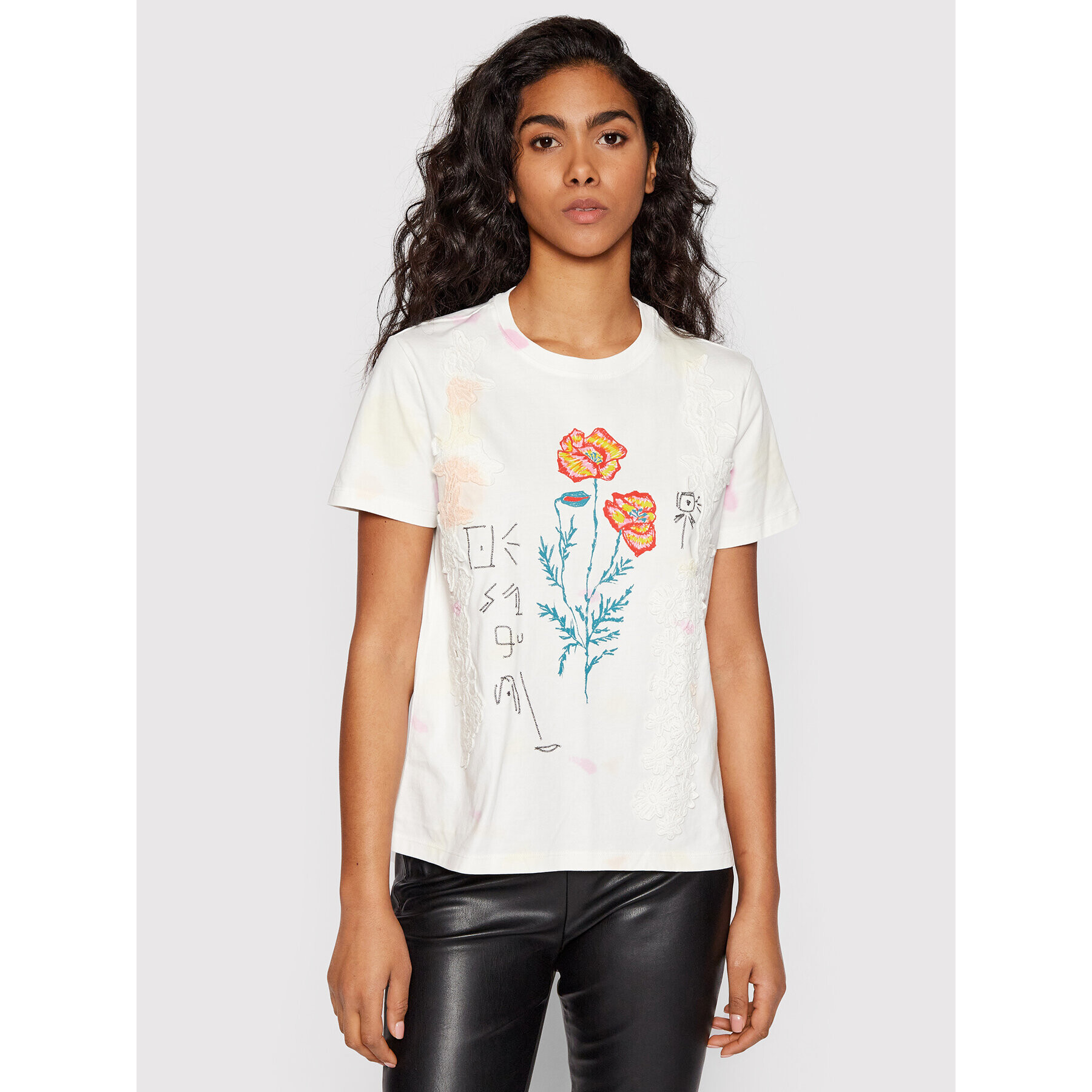 Desigual Тишърт Altea 22SWTKAV Бял Regular Fit - Pepit.bg