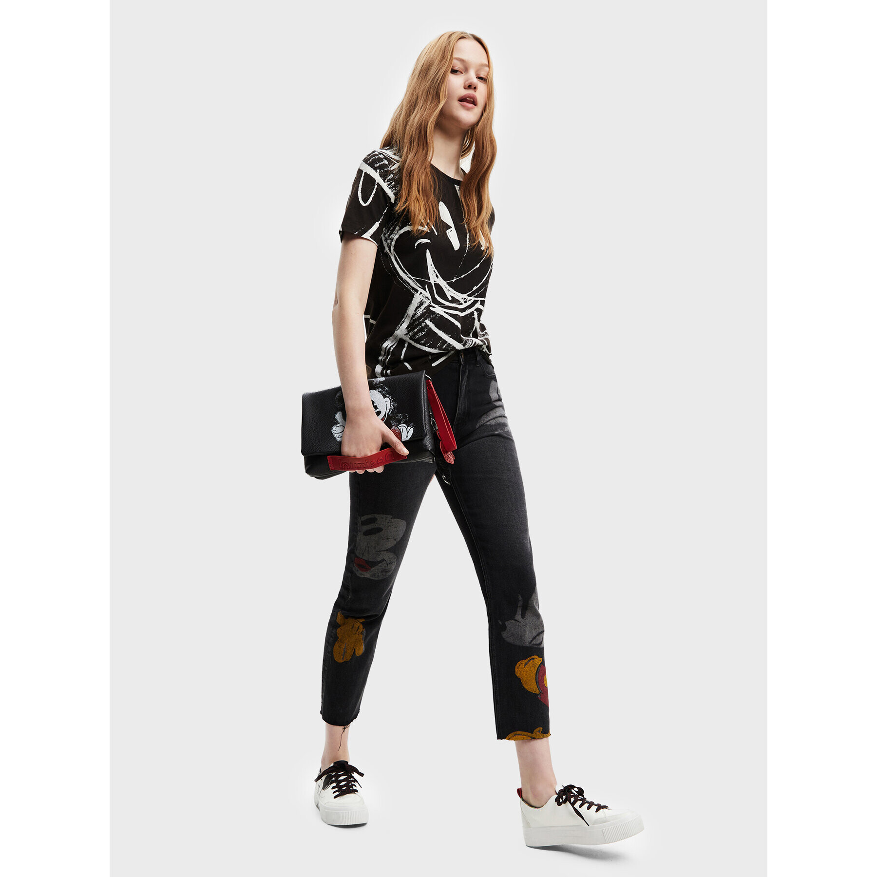 Desigual Тишърт DISNEY Mickey Trazos 22WWTK85 Черен Regular Fit - Pepit.bg