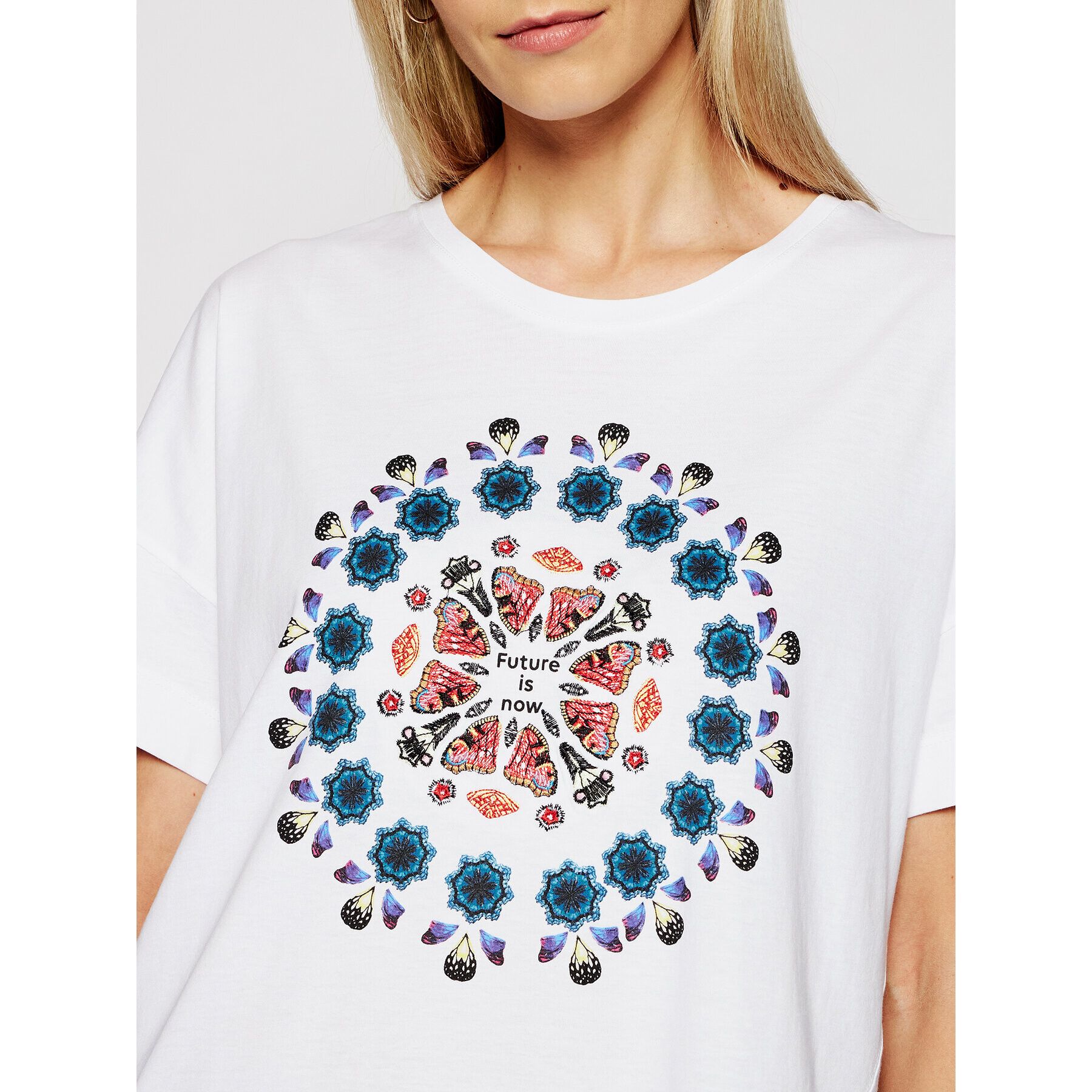 Desigual Тишърт Galactic Now 21SOTK26 Бял Oversize - Pepit.bg