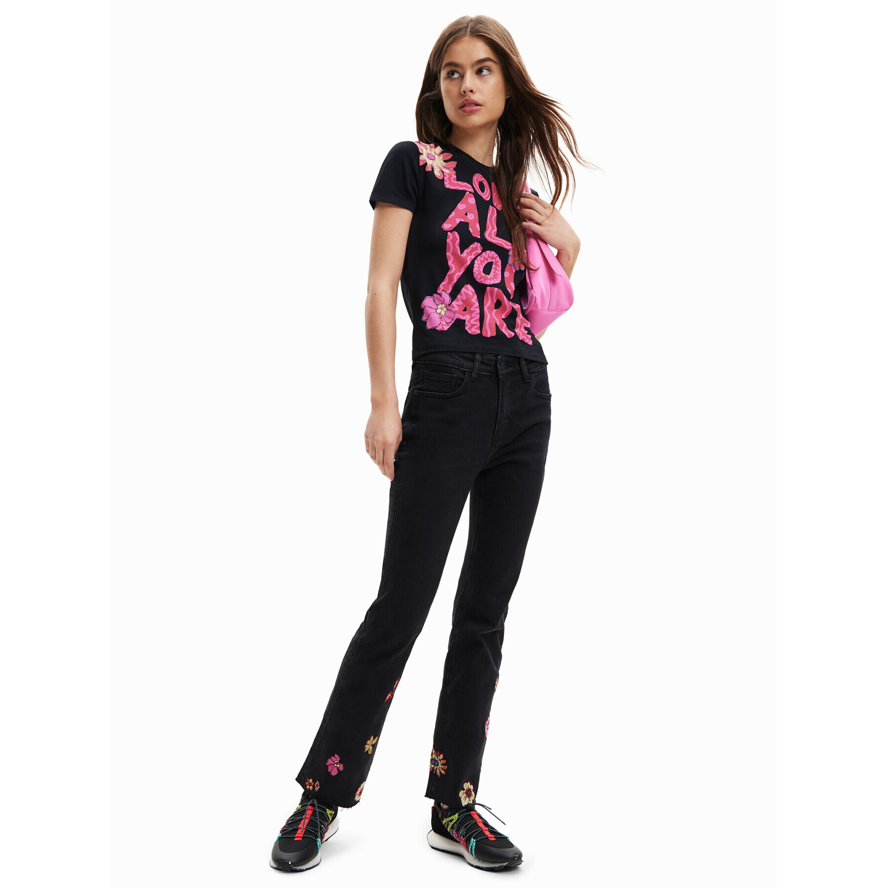 Desigual Тишърт Love All You 23SWTKAV Черен Regular Fit - Pepit.bg