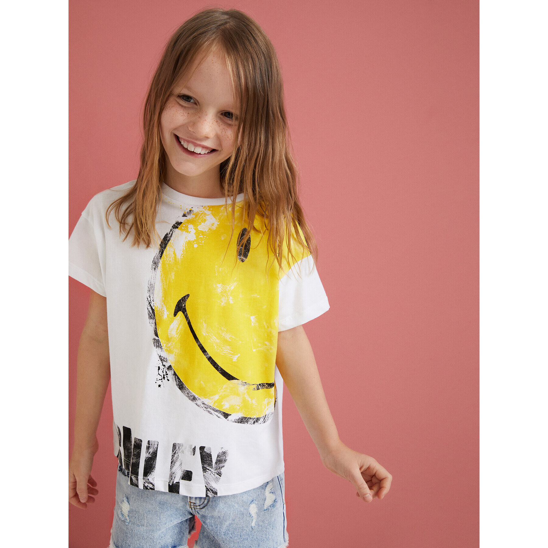 Desigual Тишърт SMILEY Hepburn 22SGTK13 Бял Relaxed Fit - Pepit.bg