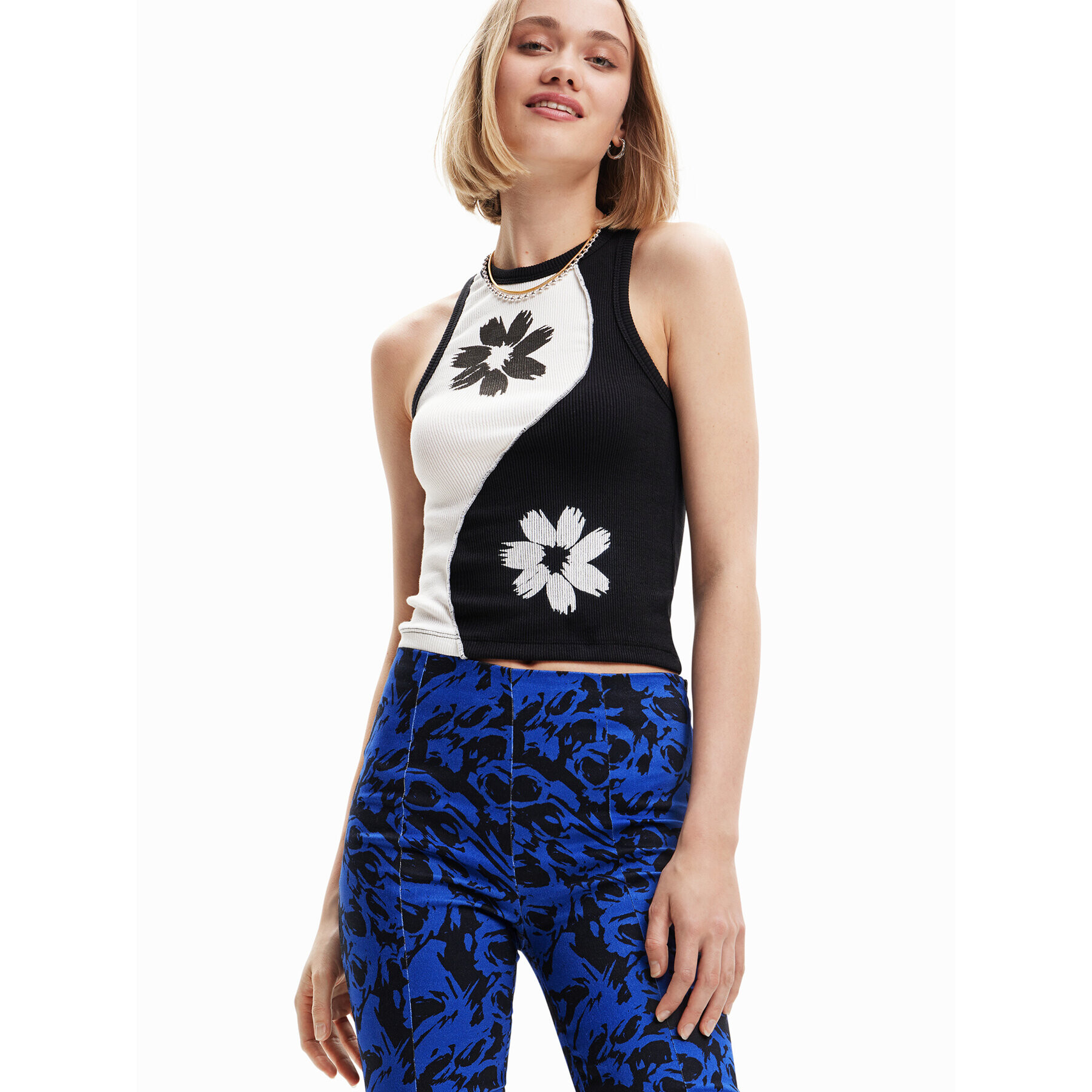 Desigual топ Yin-Yang 23SWTK98 Черен Slim Fit - Pepit.bg