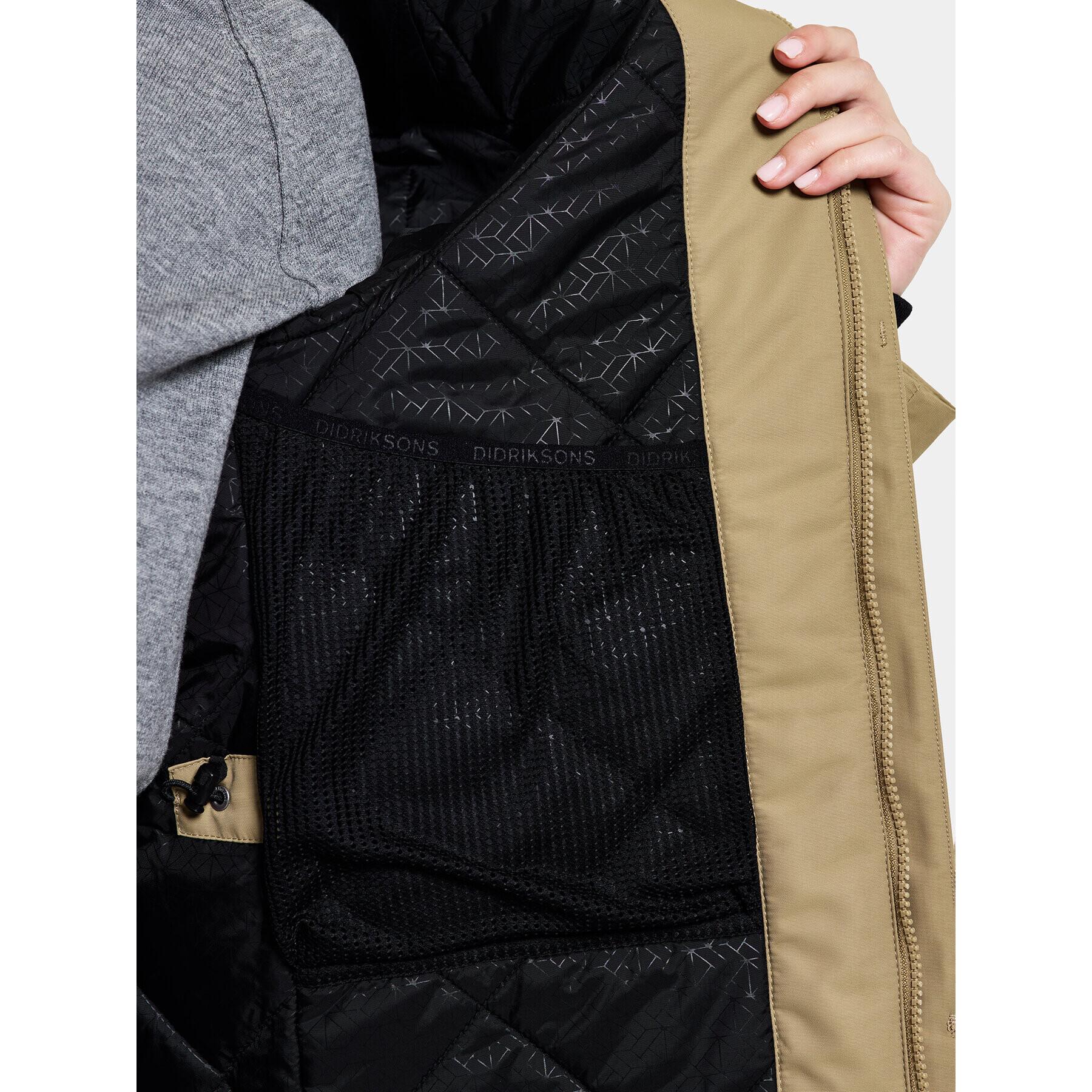Didriksons Парка Frida Wns Parka 7 504815 Бежов Regular Fit - Pepit.bg