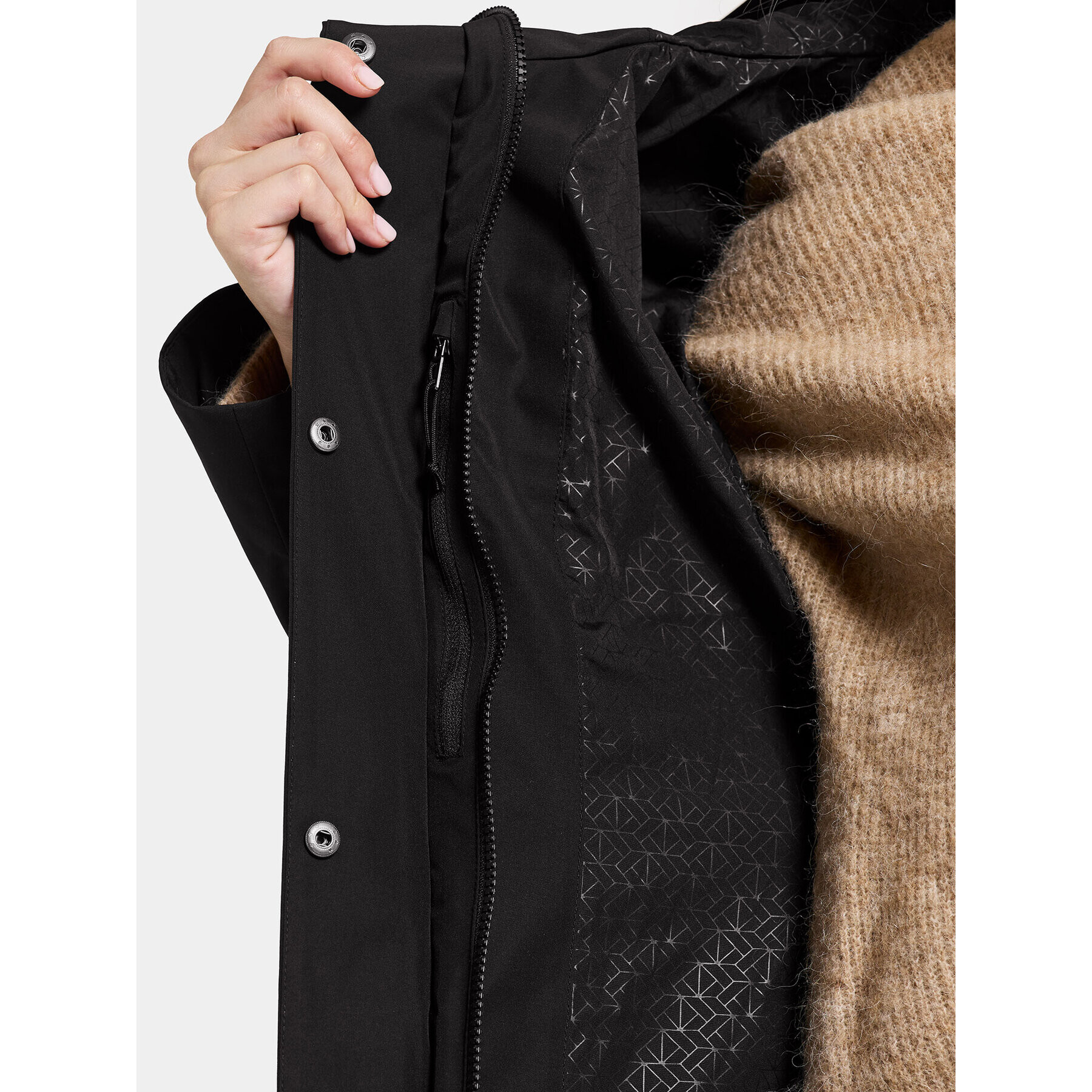 Didriksons Парка Ilma Wns Parka 8 504813 Черен Regular Fit - Pepit.bg