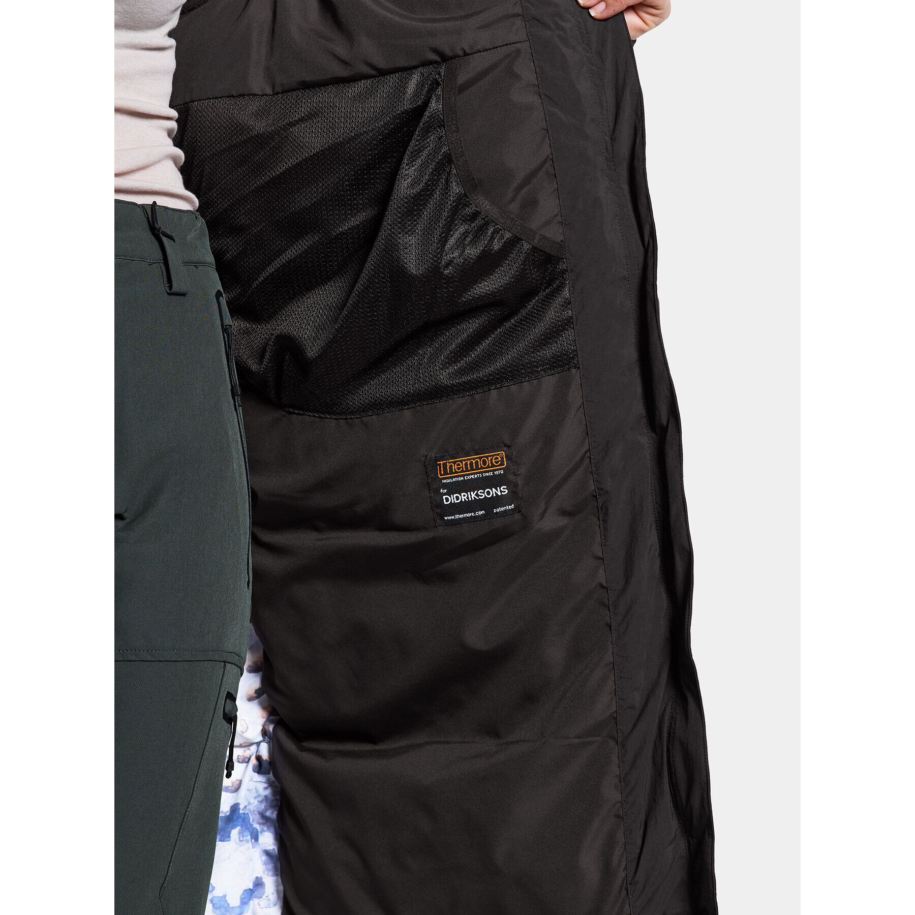 Didriksons Парка Nomi Wns Parka 3 504832 Черен Regular Fit - Pepit.bg