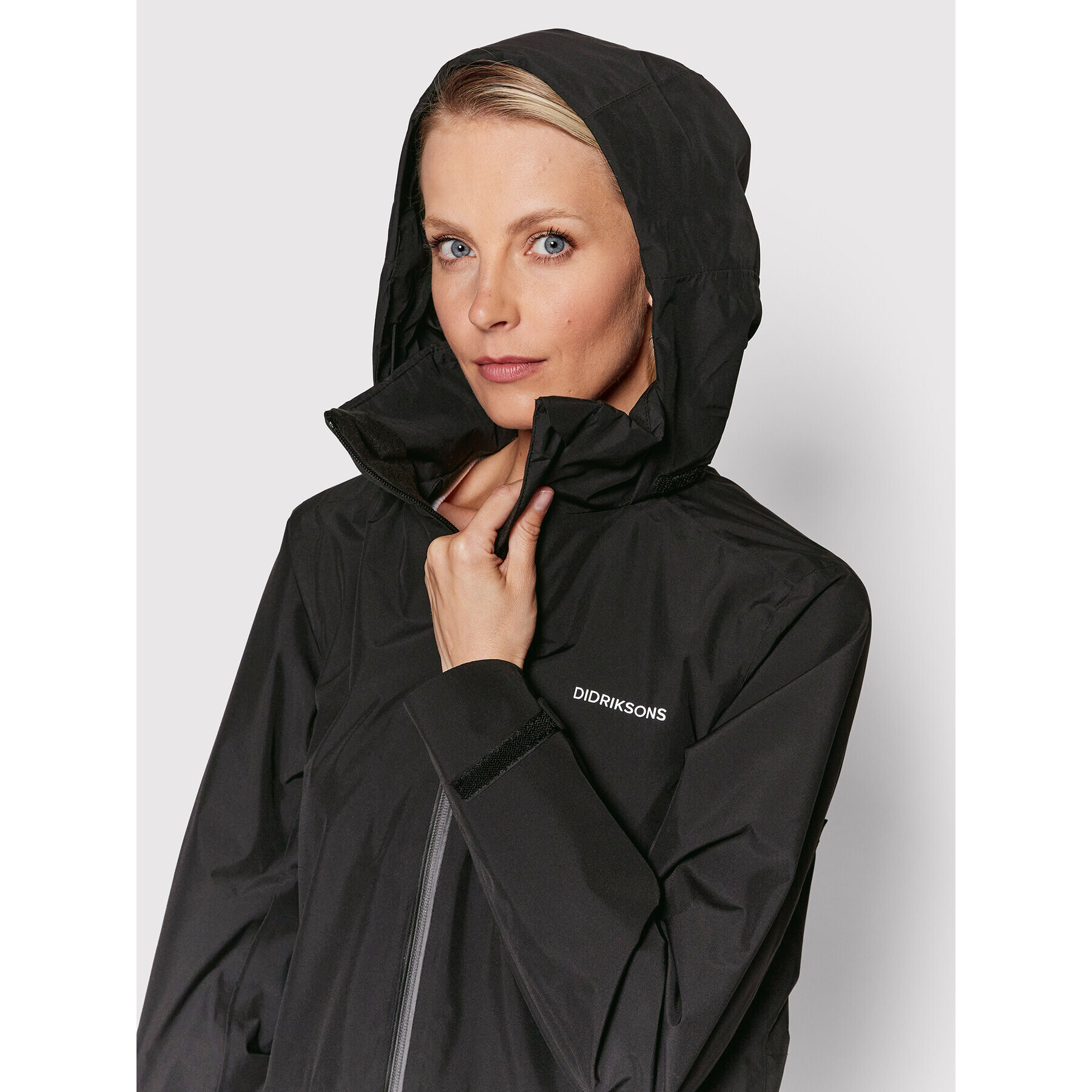 Didriksons Преходно яке Nadja 504133 Черен Regular Fit - Pepit.bg