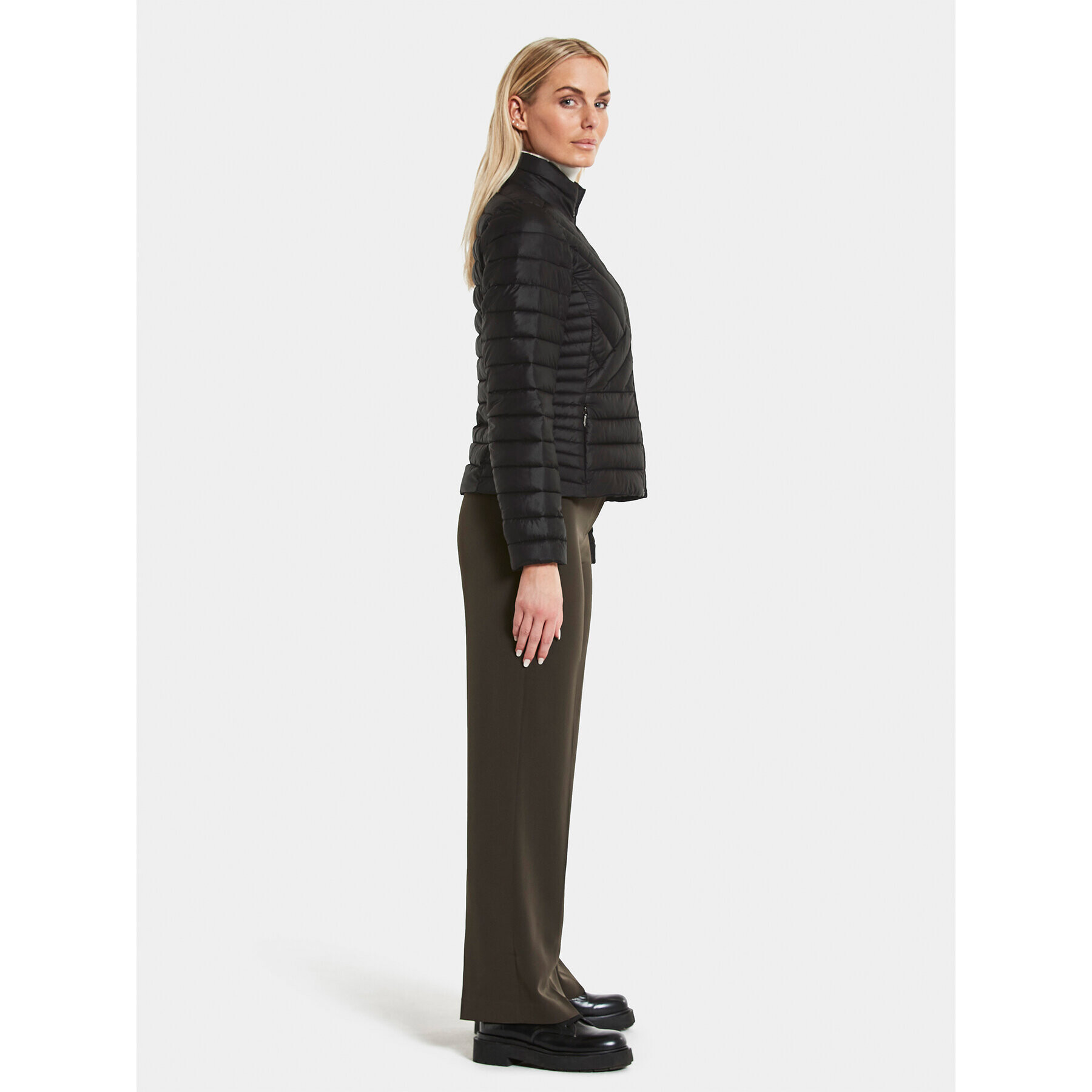 Didriksons Пухено яке Betty 504488 Черен Regular Fit - Pepit.bg