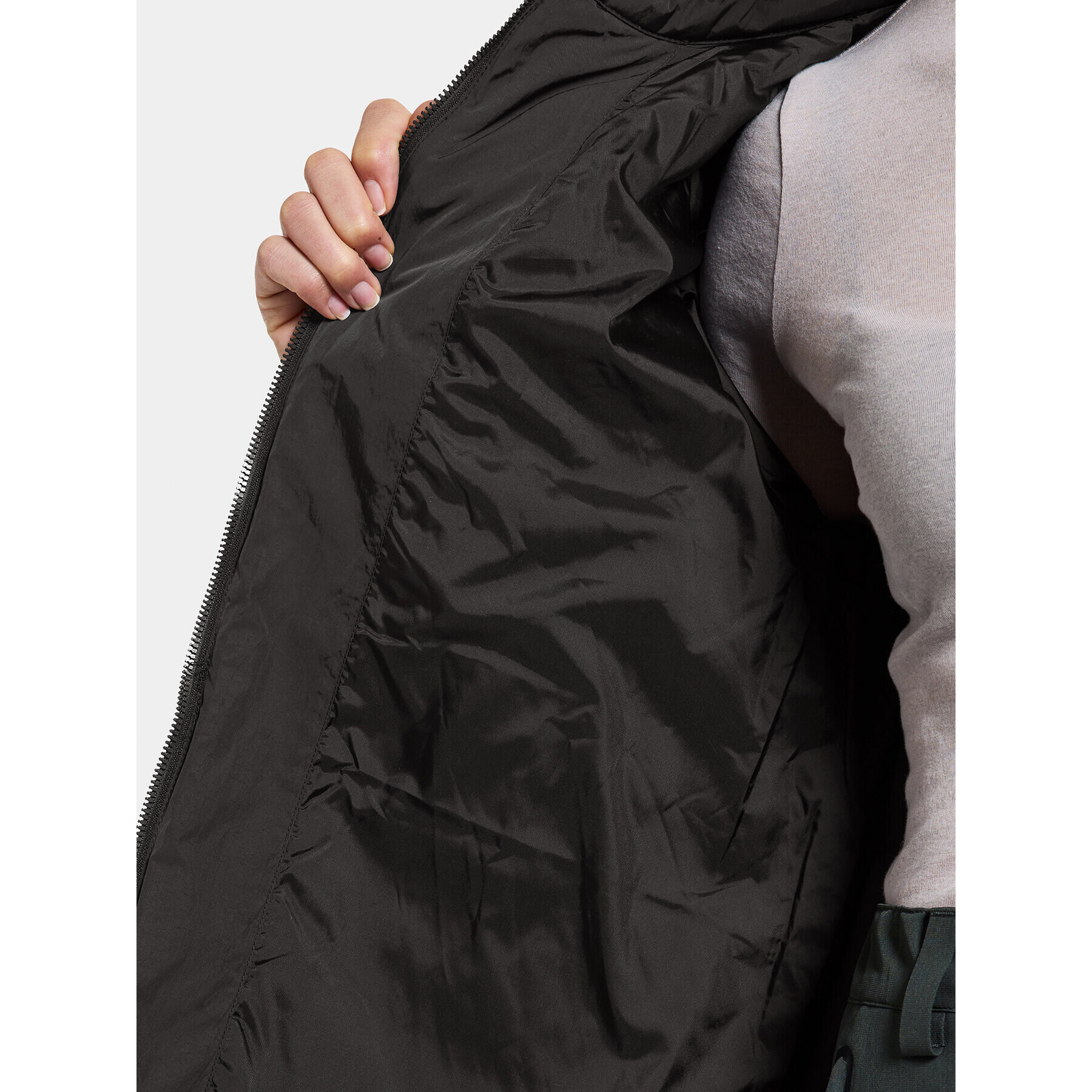 Didriksons Зимно яке Gabbi Wns Parka 505048 Черен Regular Fit - Pepit.bg