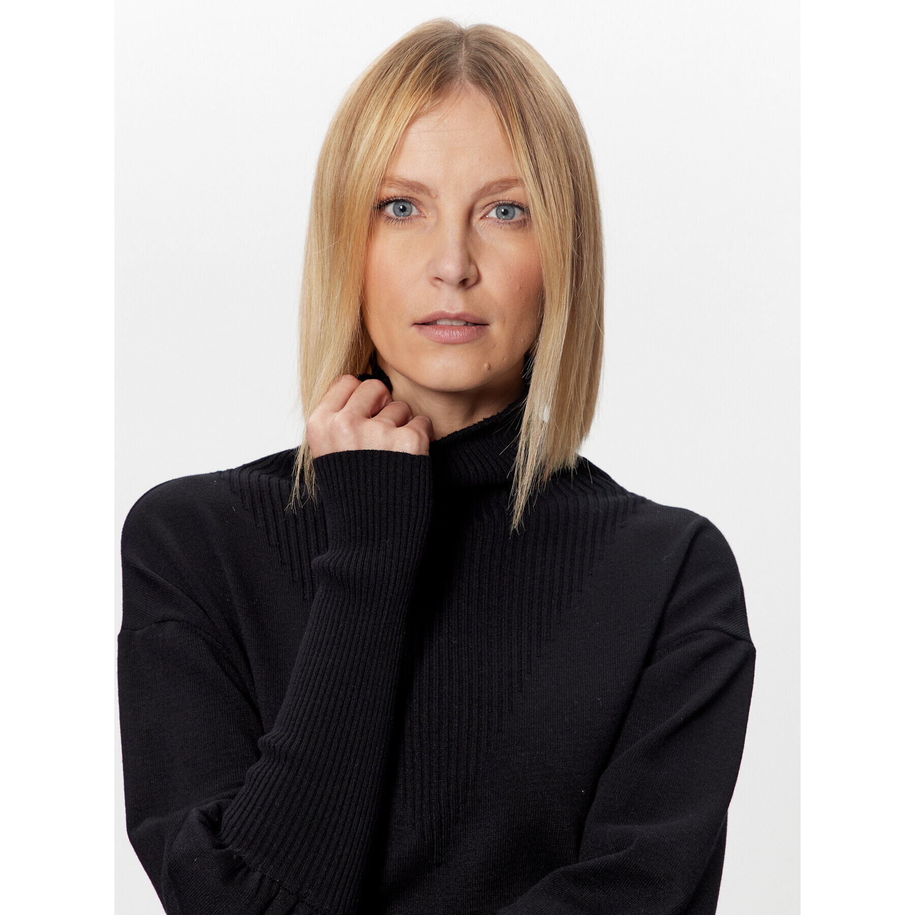 Dixie Плетена рокля A504U025A Черен Slim Fit - Pepit.bg
