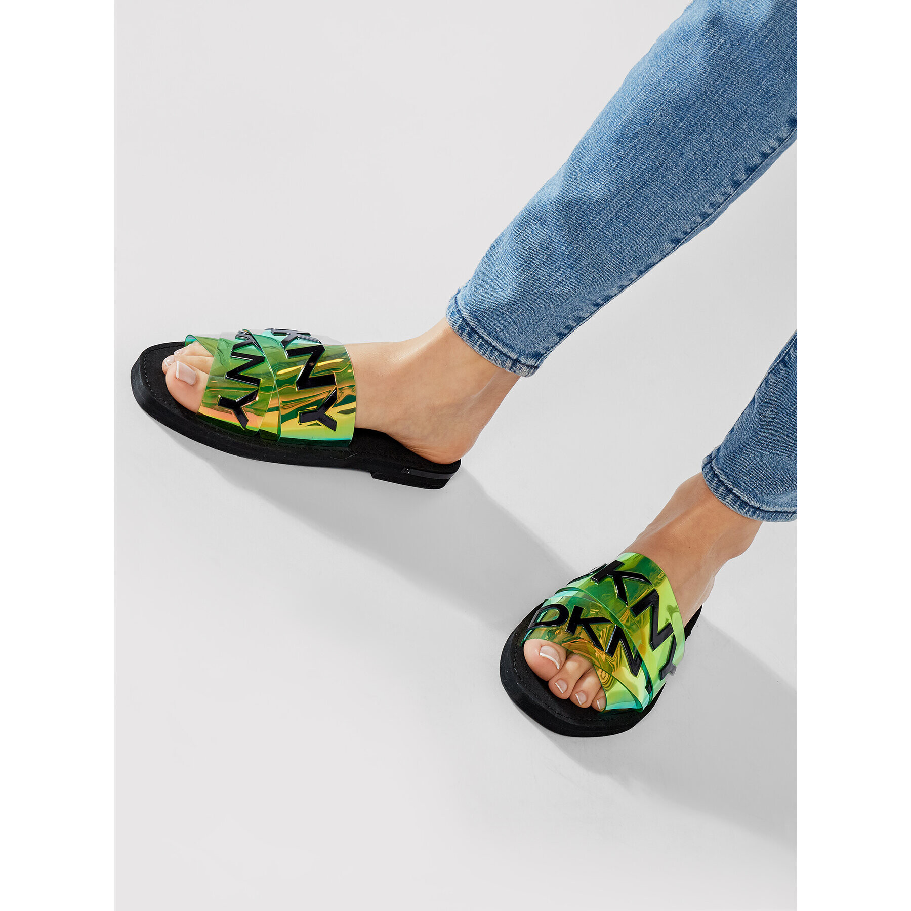 DKNY Чехли K1163387 Зелен - Pepit.bg